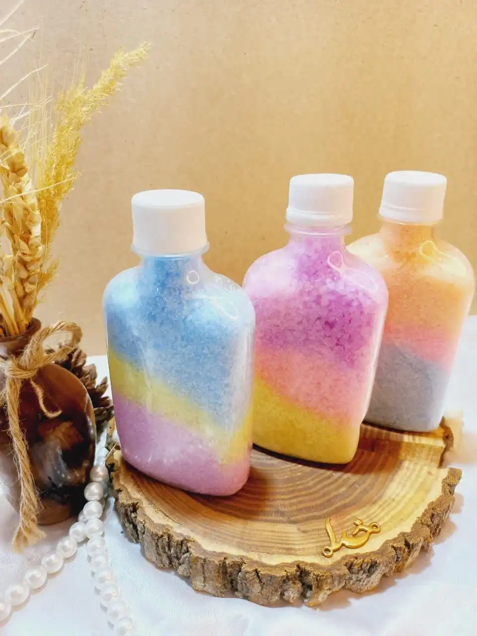 نمک بدن رنگین کمانی طرح کتابی