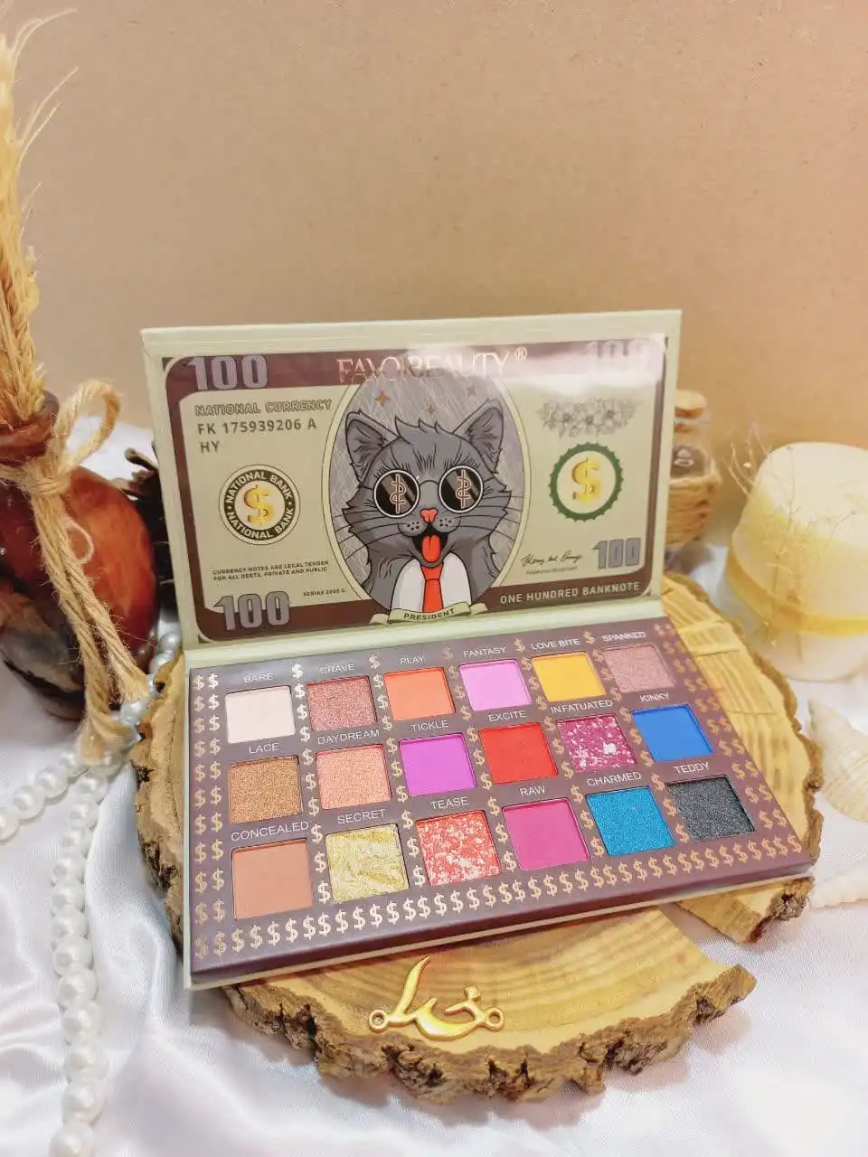 پالت سایه پرطرفدار طرح گربه دلار برند فاور بیوتی FAVOR BEAUTY کد ES6063