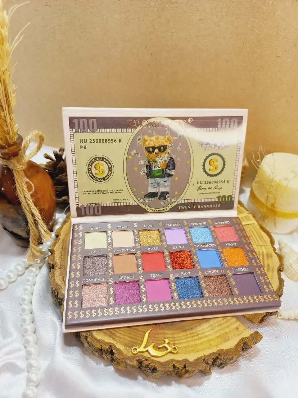 پالت سایه پرطرفدار طرح گربه دلار برند فاور بیوتی FAVOR BEAUTY کد ES6063