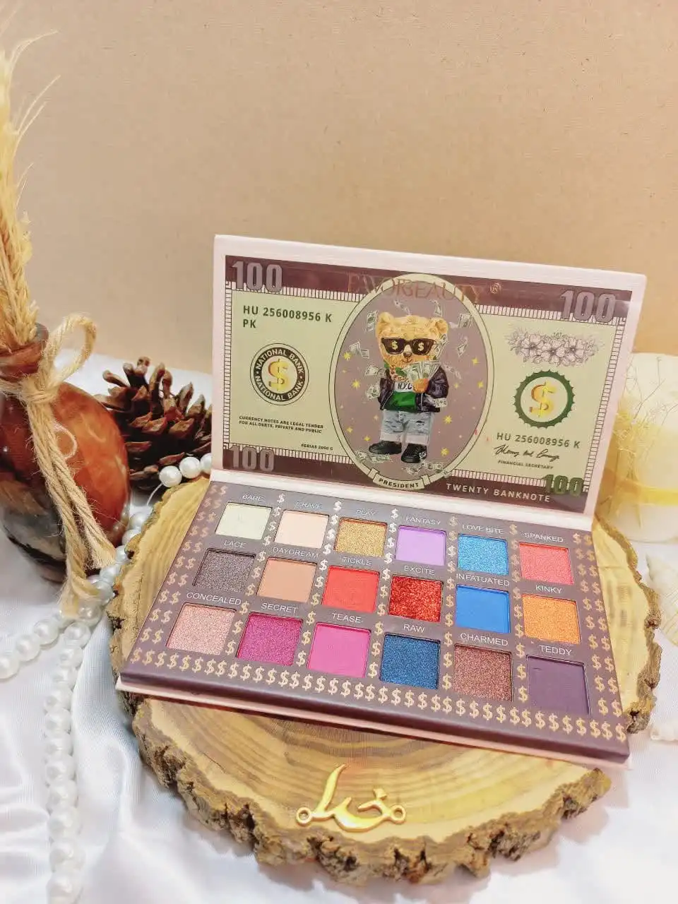 پالت سایه پرطرفدار طرح گربه دلار برند فاور بیوتی FAVOR BEAUTY کد ES6063