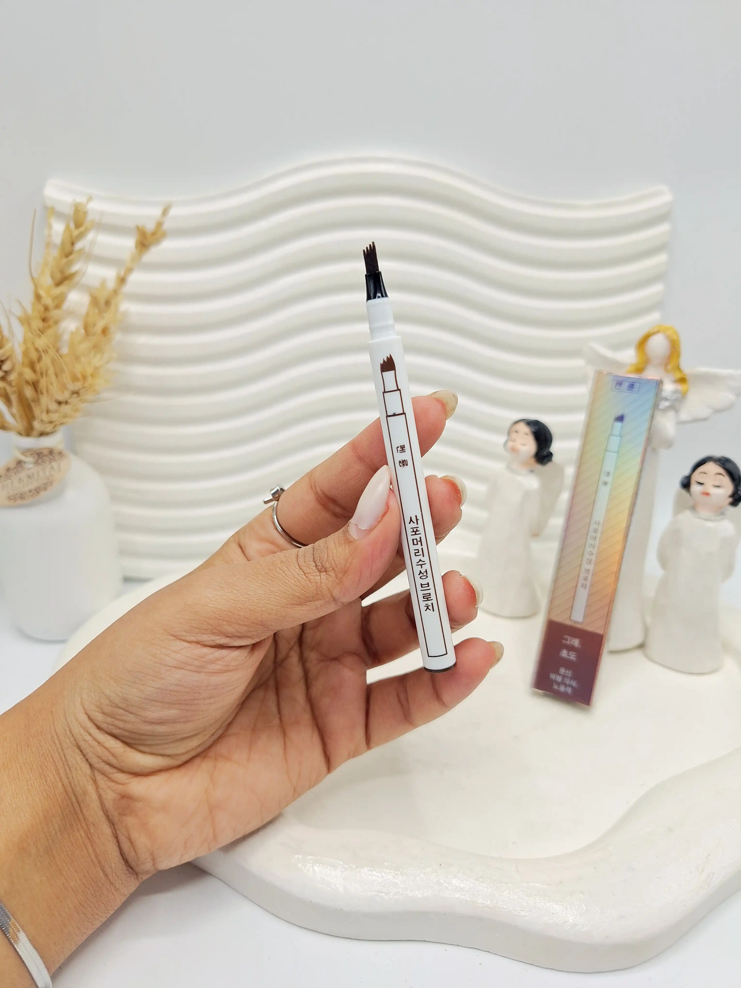 هاشور ابرو 4 خطی شماره 04 هدی بیوتی Huda beauty کد 828