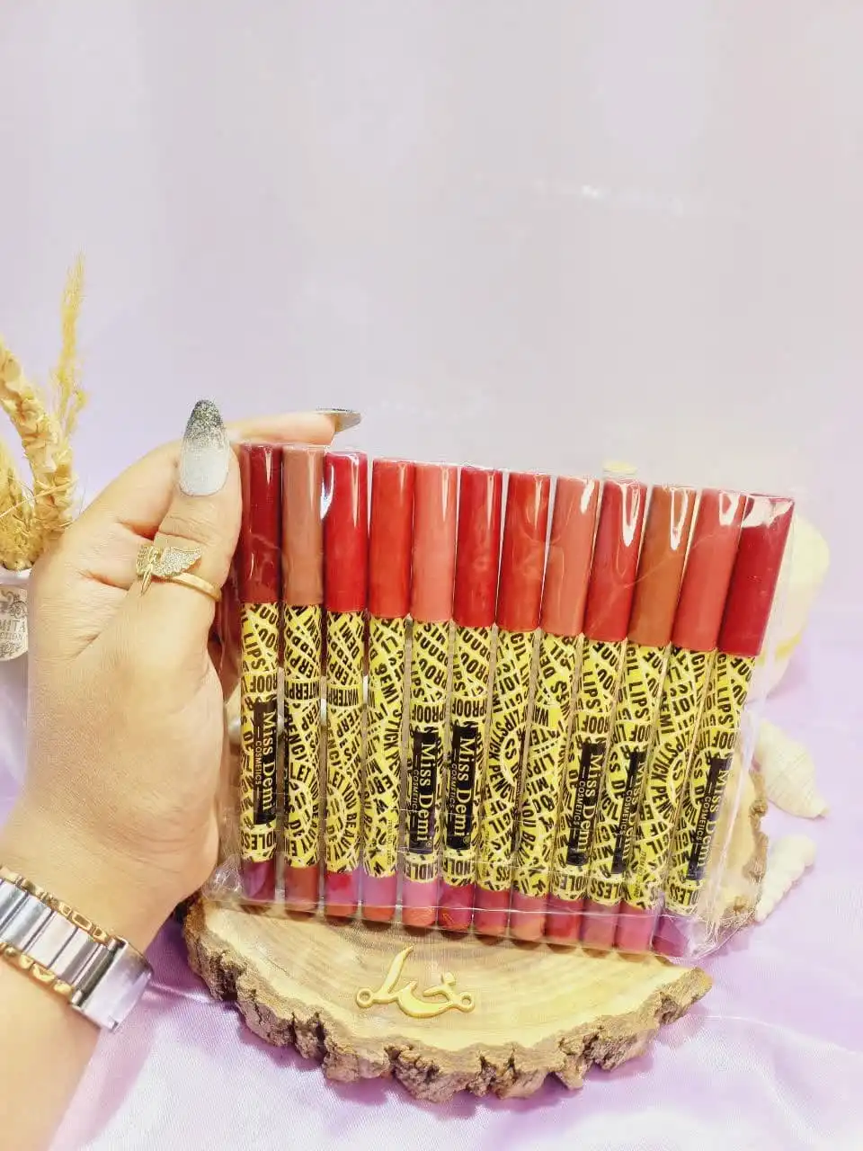 رژ مدادی پوکه زرد میس دمی MISS DEMI