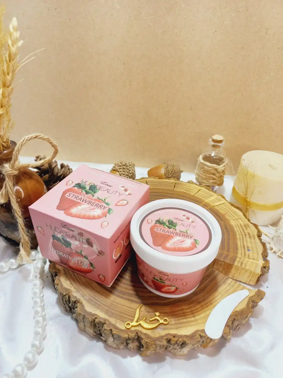 اسکراب شنی صورت و بدن رایحه توت فرنگی هدی بیوتی HUDABEAUTY کد 826020