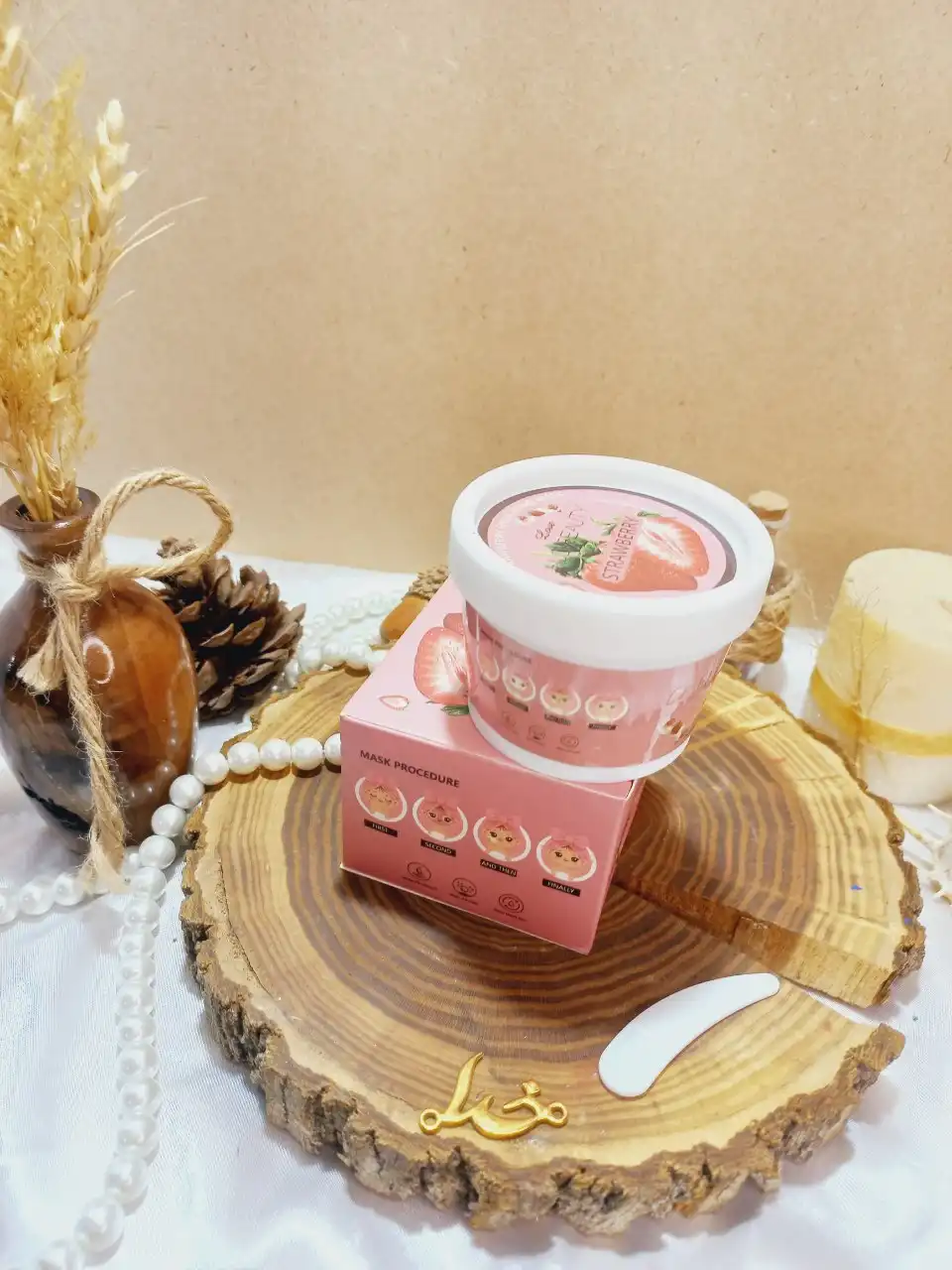 اسکراب شنی صورت و بدن رایحه توت فرنگی هدی بیوتی HUDABEAUTY کد 826020