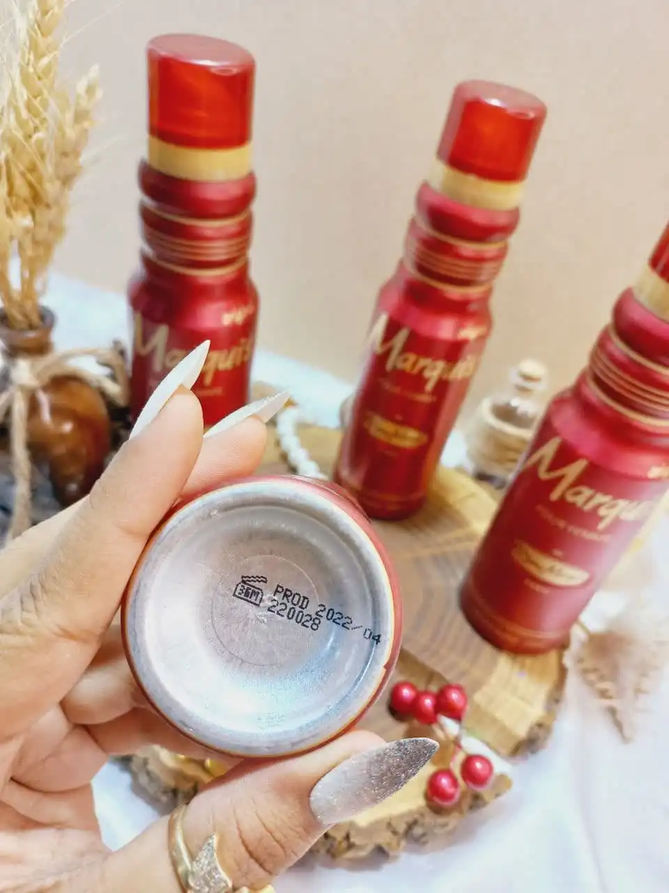 اسپری زنانه دئودورانت مارکویی قرمز ساخت فرانسه اورجینال کد 89038