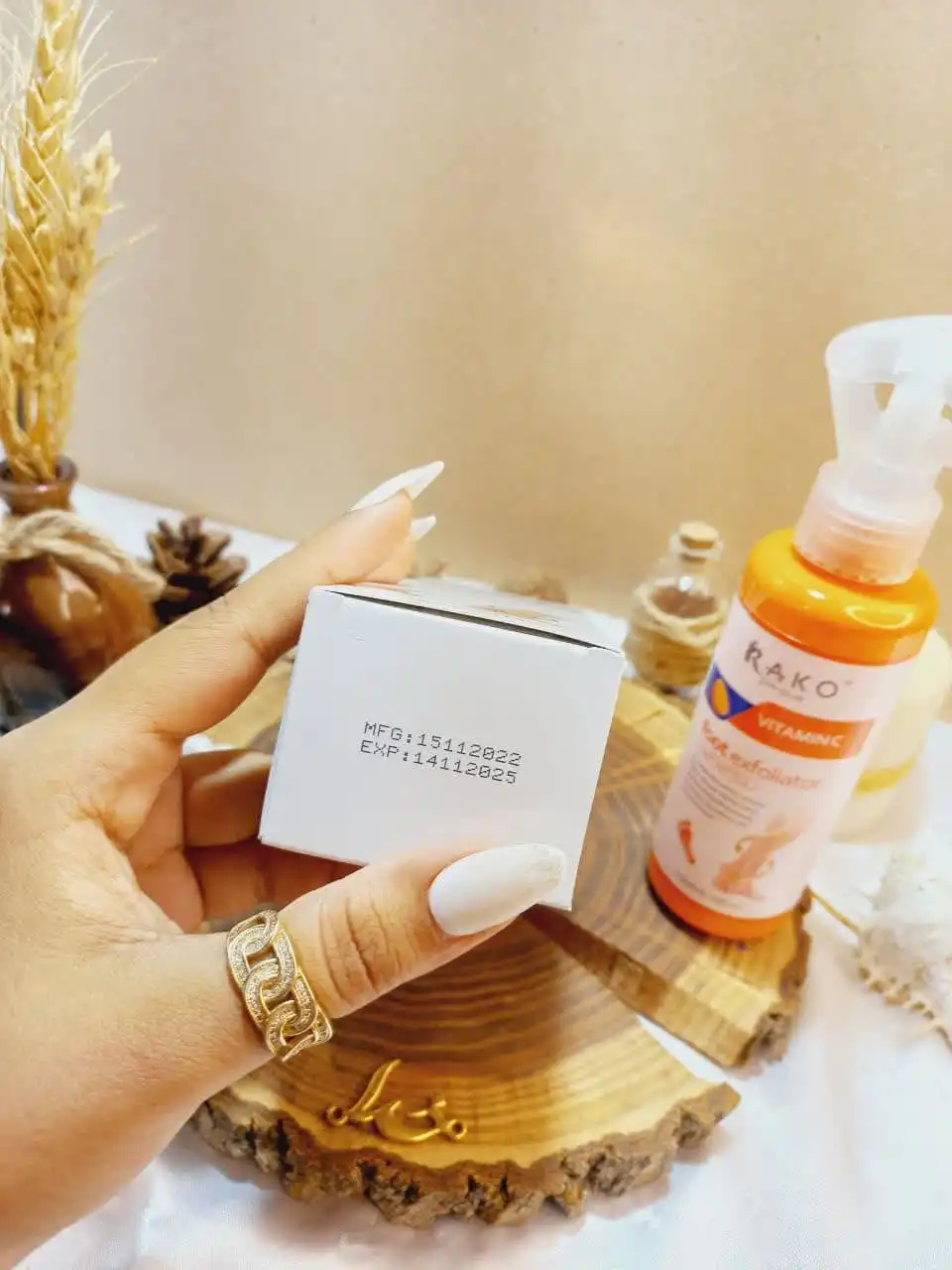 اسپری رفع ترک و خشکی پا و بدن قوی ویتامین سی VITAMIN C راکو RAKO کد RK922 اصلی