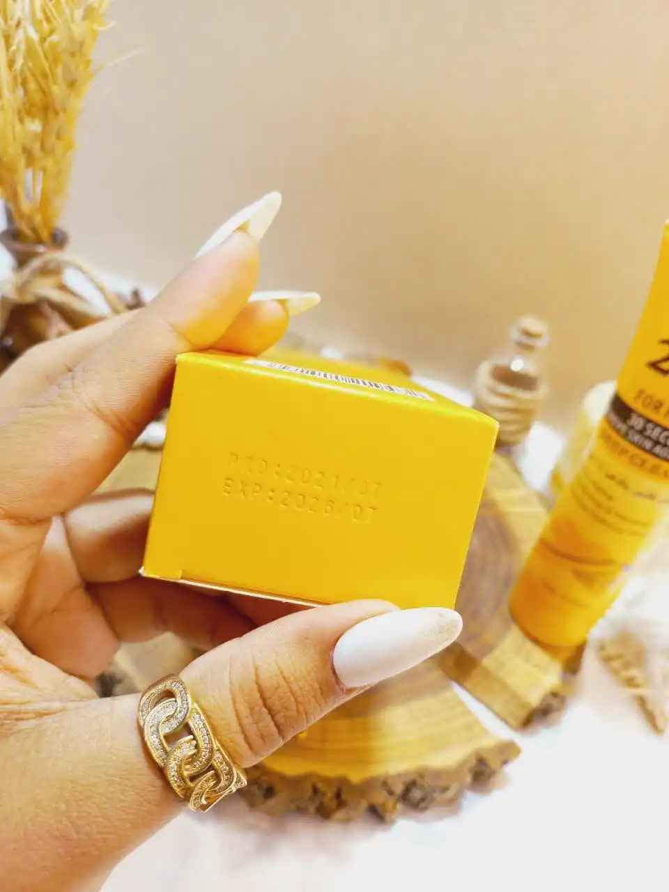 ژل پرطرفدار لایه بردار طلا 24K GOLDبرند آیچون بیوتی Aichun Beauty کد AC31941