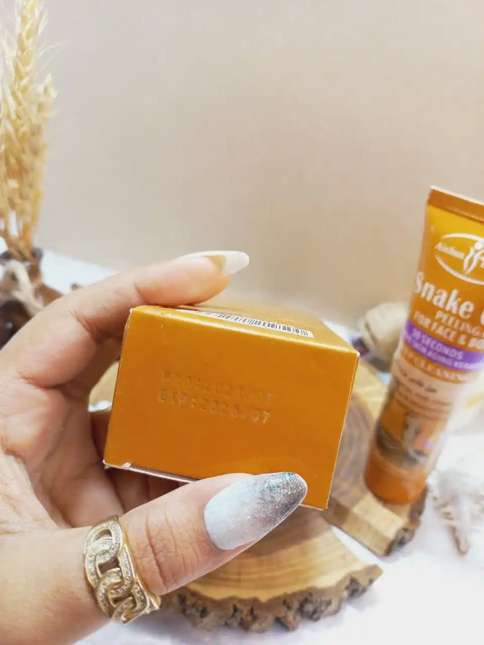 ژل پرطرفدار لایه بردار مار SNAKE OIL برند آیچون بیوتی Aichun Beauty کد AC31948