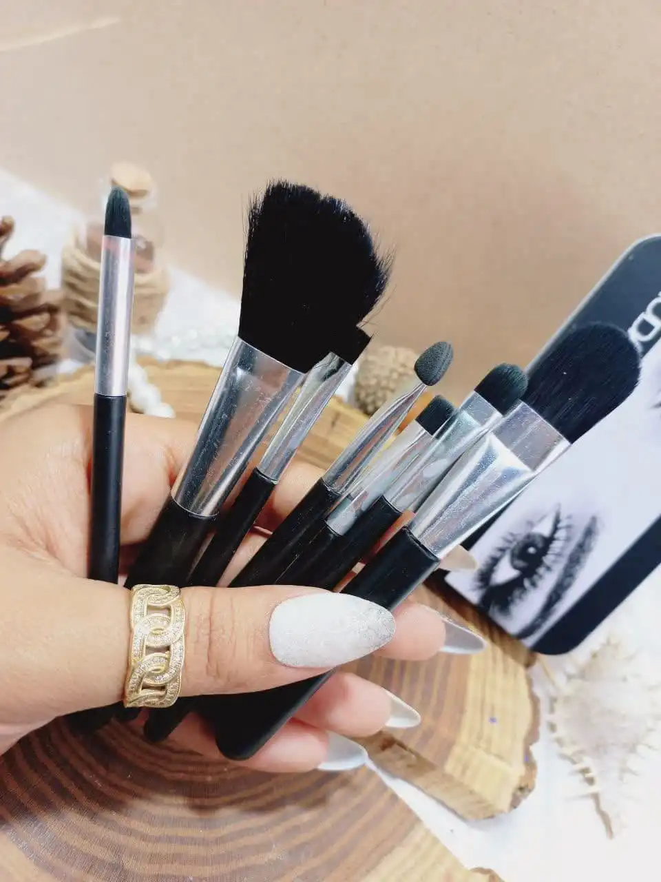 ست براش هشت تیکه هدی بیوتی HUDA BEAUTY قوطی فلزی |فروش عمده