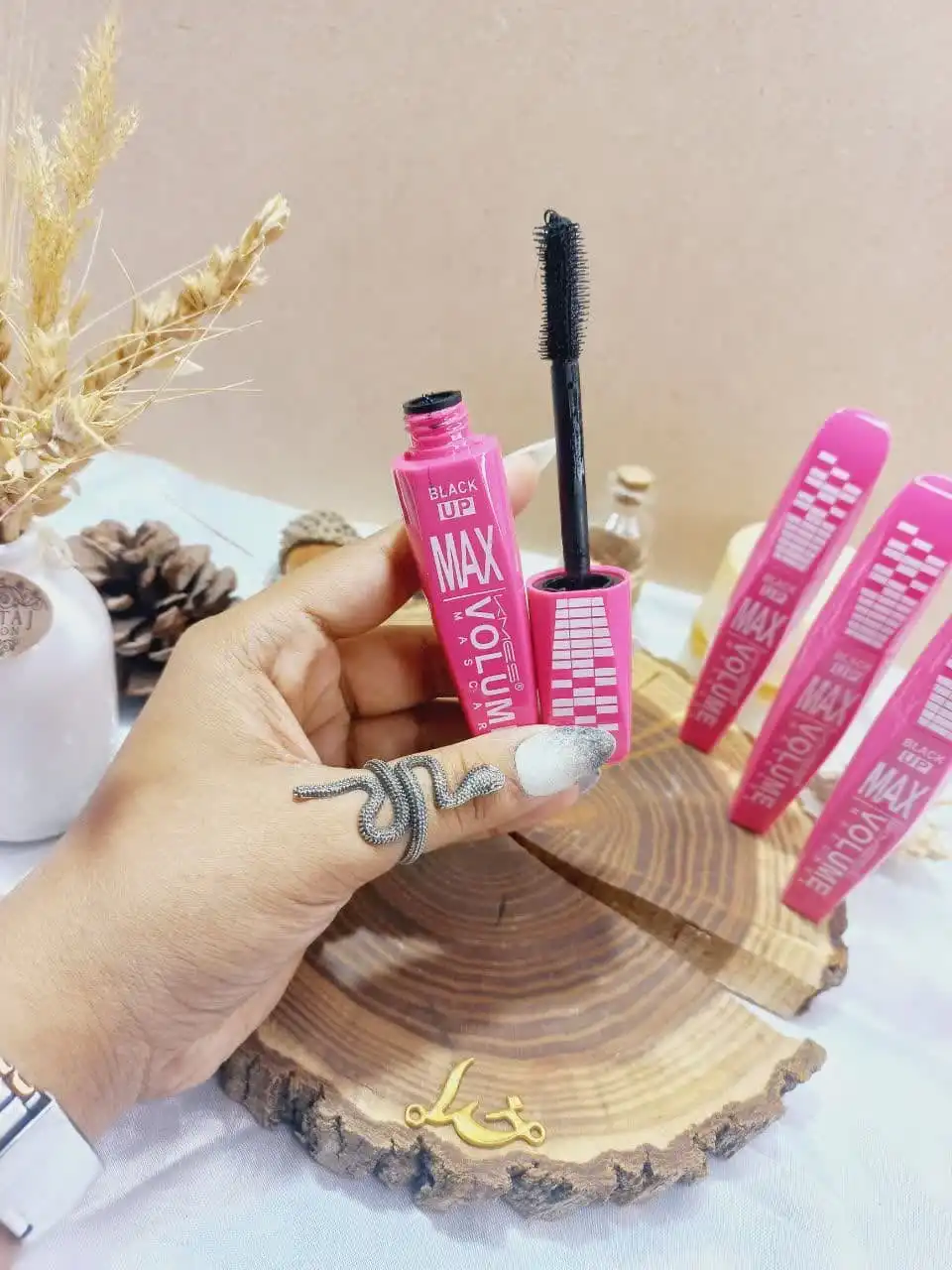 ریمل پرطرفدار ضد آب مشکی پوکه صورتی ماسکارا لش کویین MASCARRA کد M379