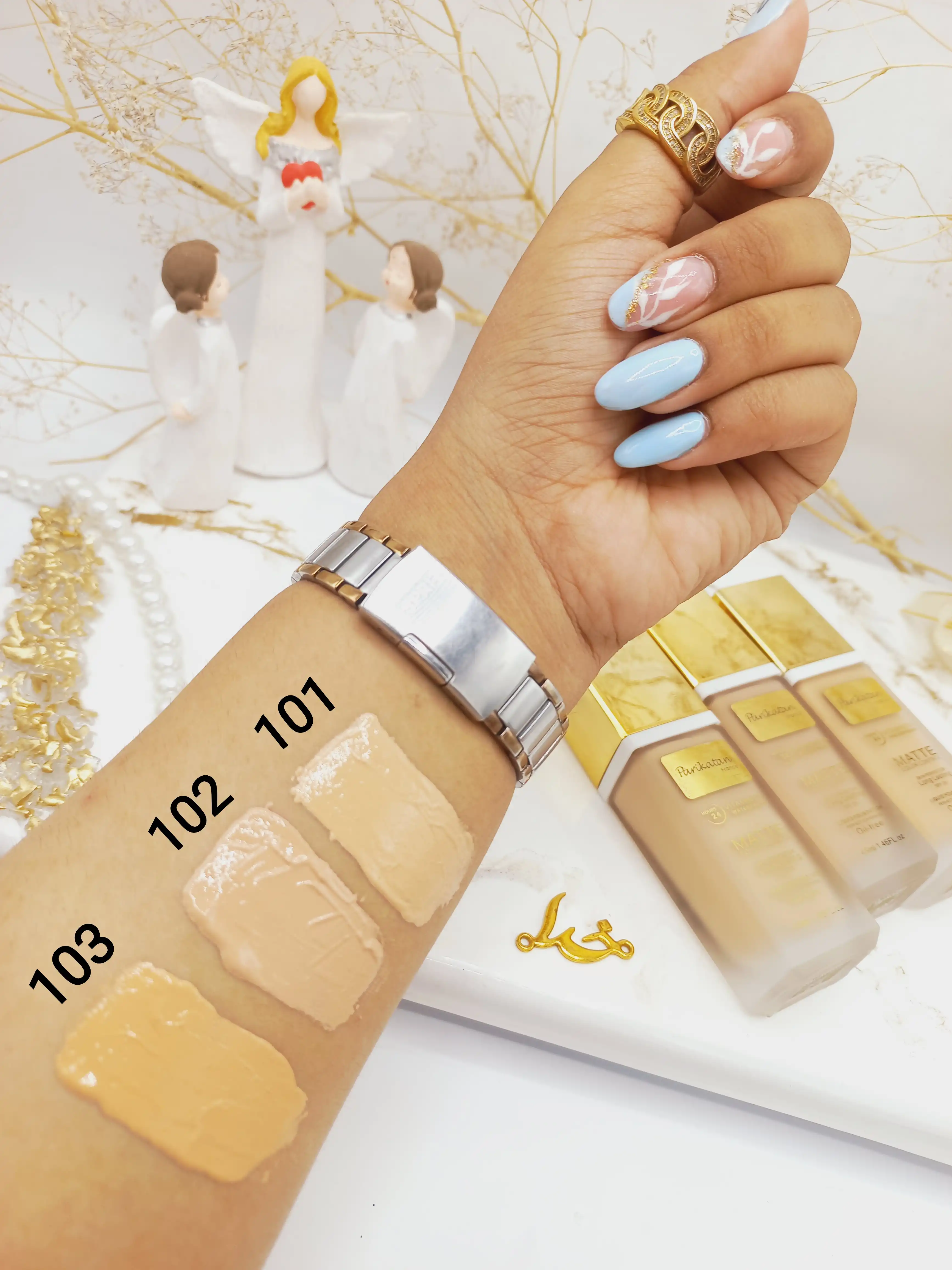 کرم پودر مات ضد آب معروف پریکاتن parikatan  دارای ویتامین E و A کد 2515