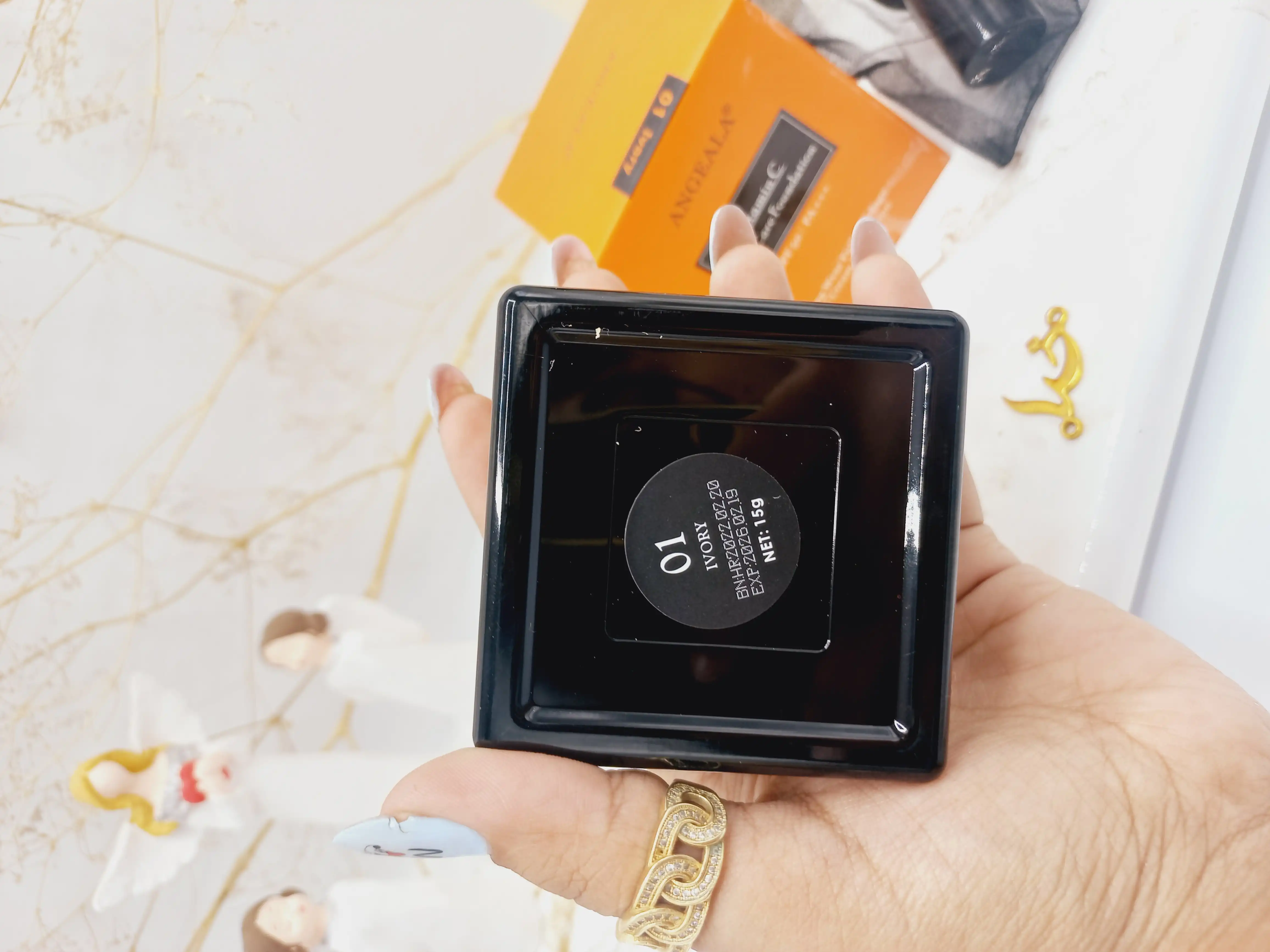 کوشن کرم پودری آنجلا ANGEALA حاوی ویتامین E و A کد 2127