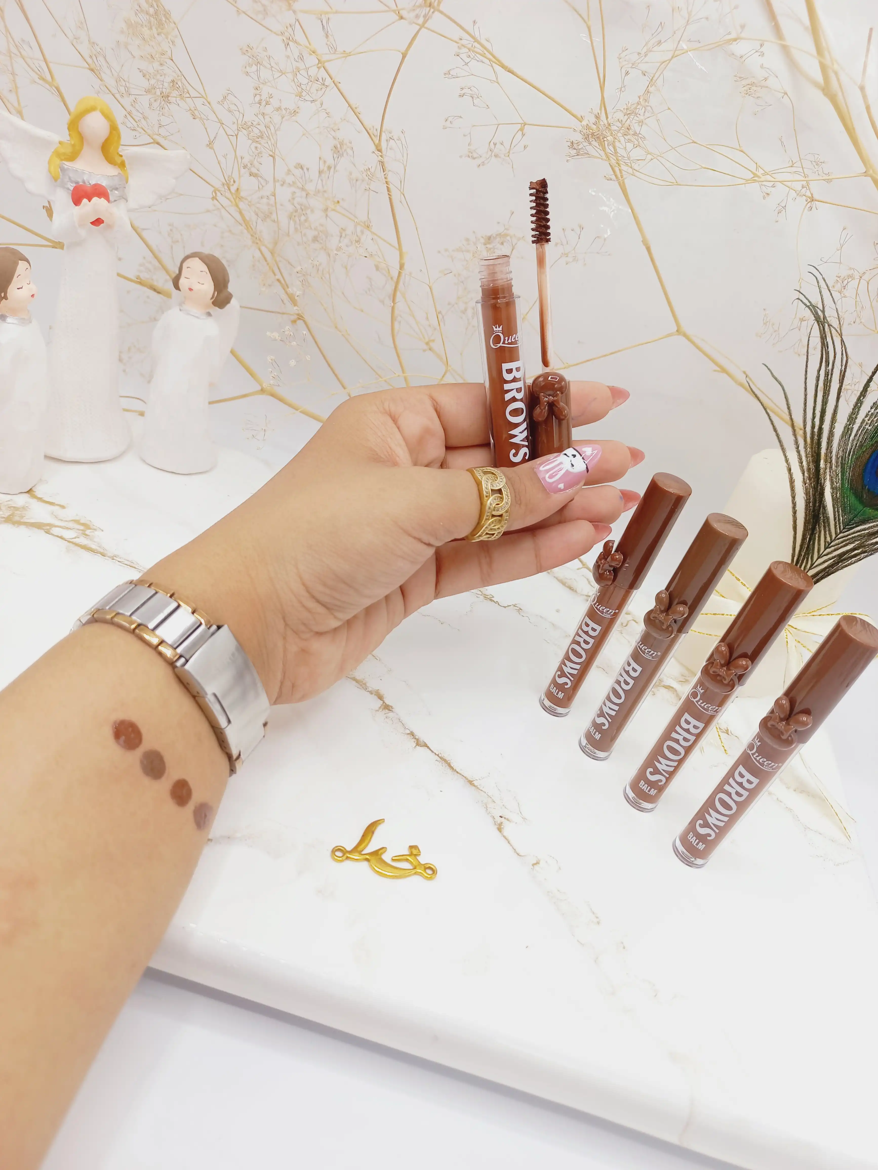 ریمل ابرو رنگی ضدآب مینی کویین Mini Queen کد CB9009