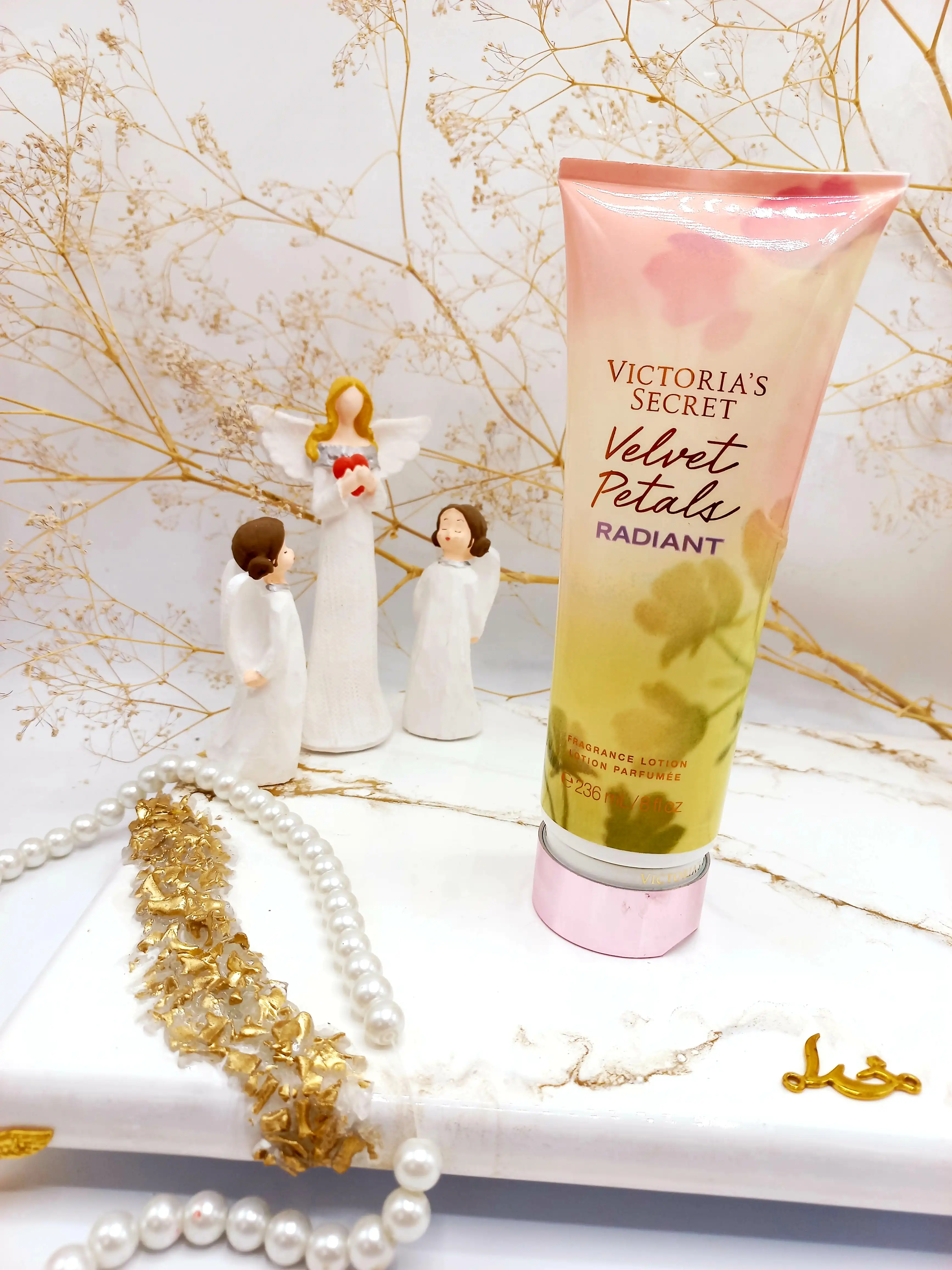 لوسیون معروف مرطوب کننده بدن 236 میل Velvet Petals برند ویکتوریا سکرت کد 8406