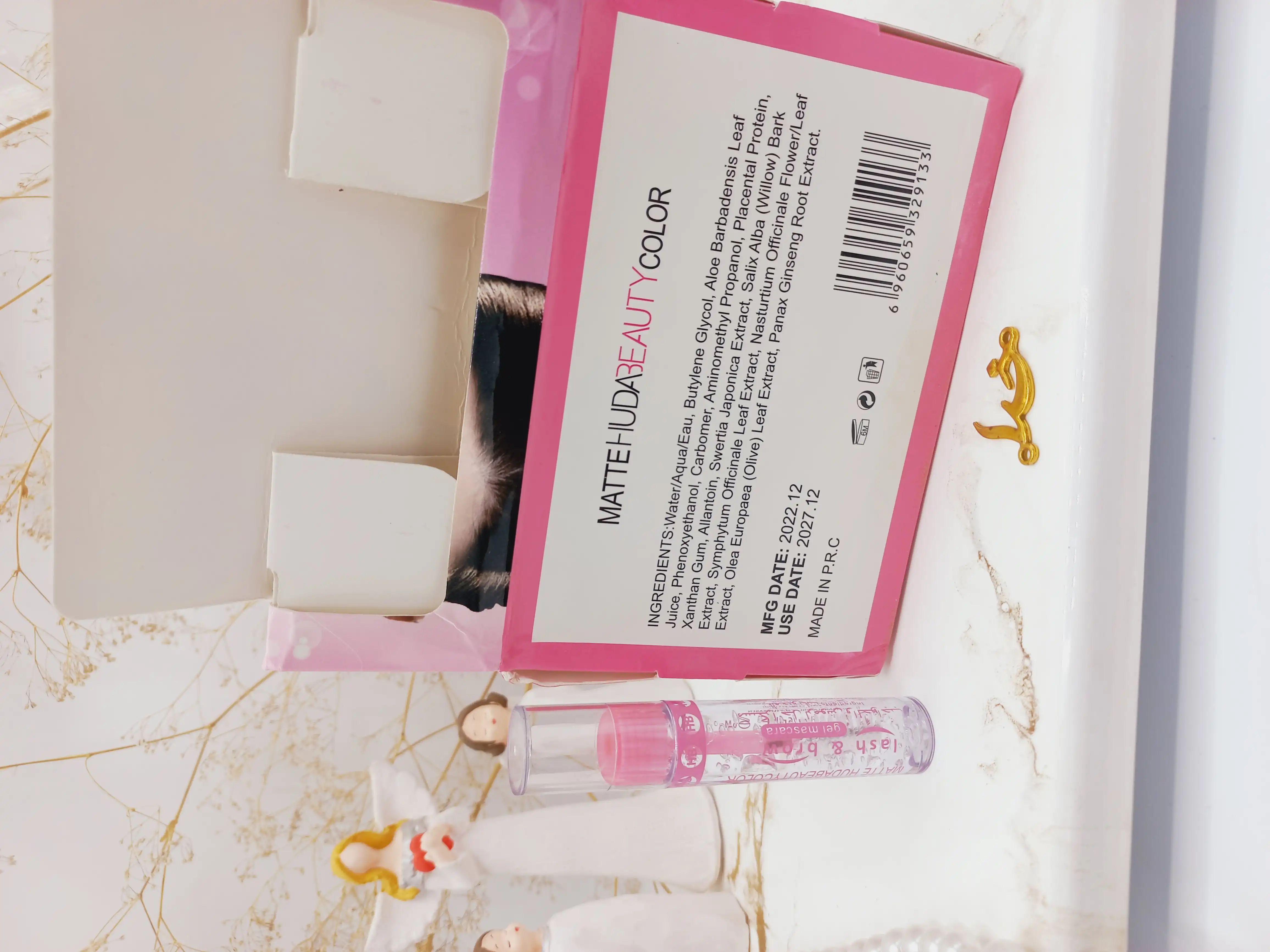 ژل حالت دهنده مژه و ابرو مات هدا بیوتی MATTE HUDA BEAUTY (صورتی) کد M8463