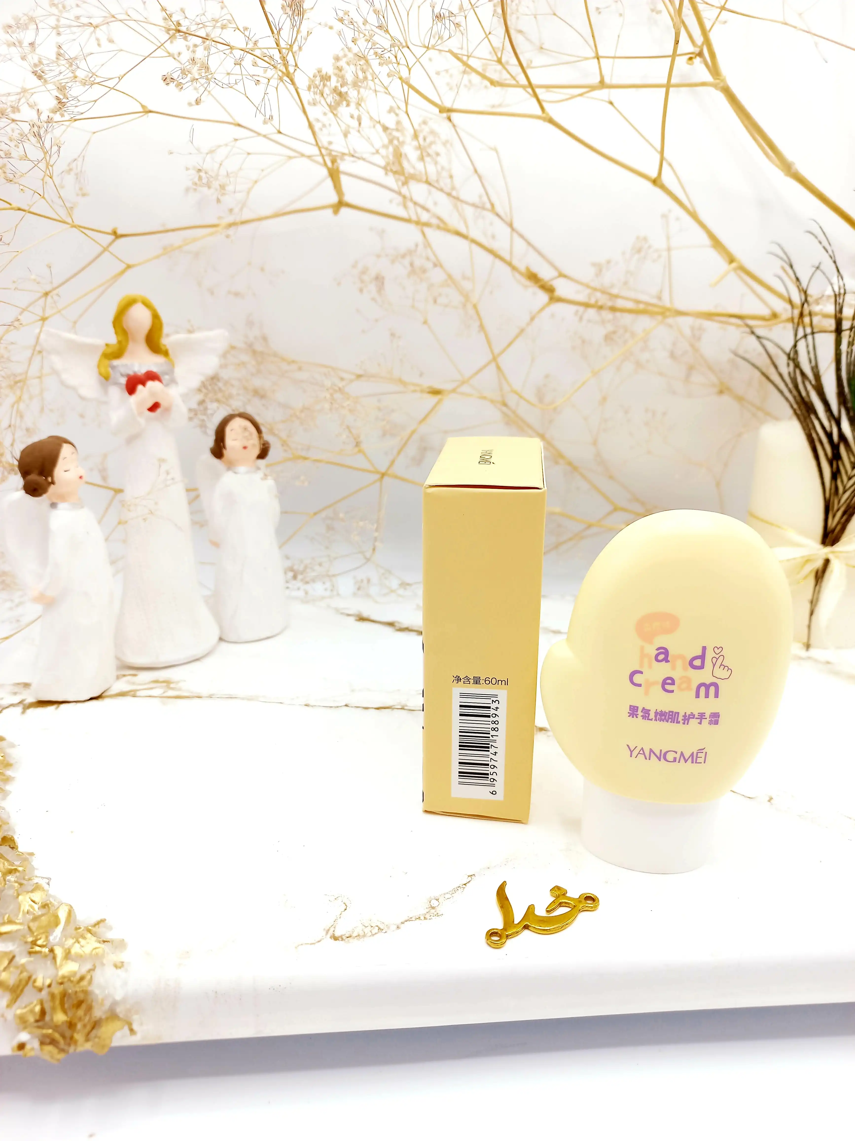 کرم دست مرطوب کننده رایحه لیمو طرح دست یانگمی کد Ym88941