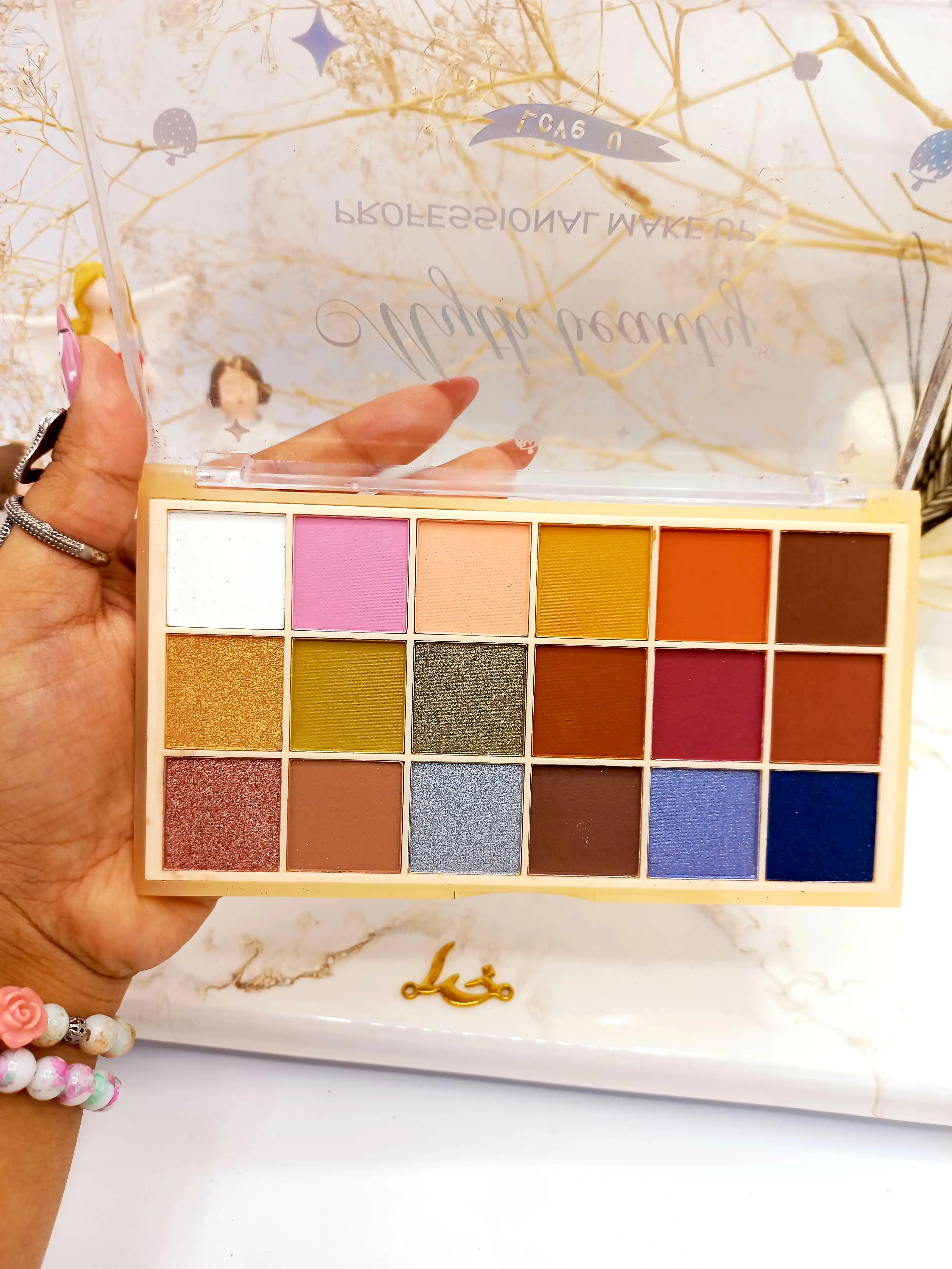 پالت سایه پرطرفدار Myth beauty کد 0413