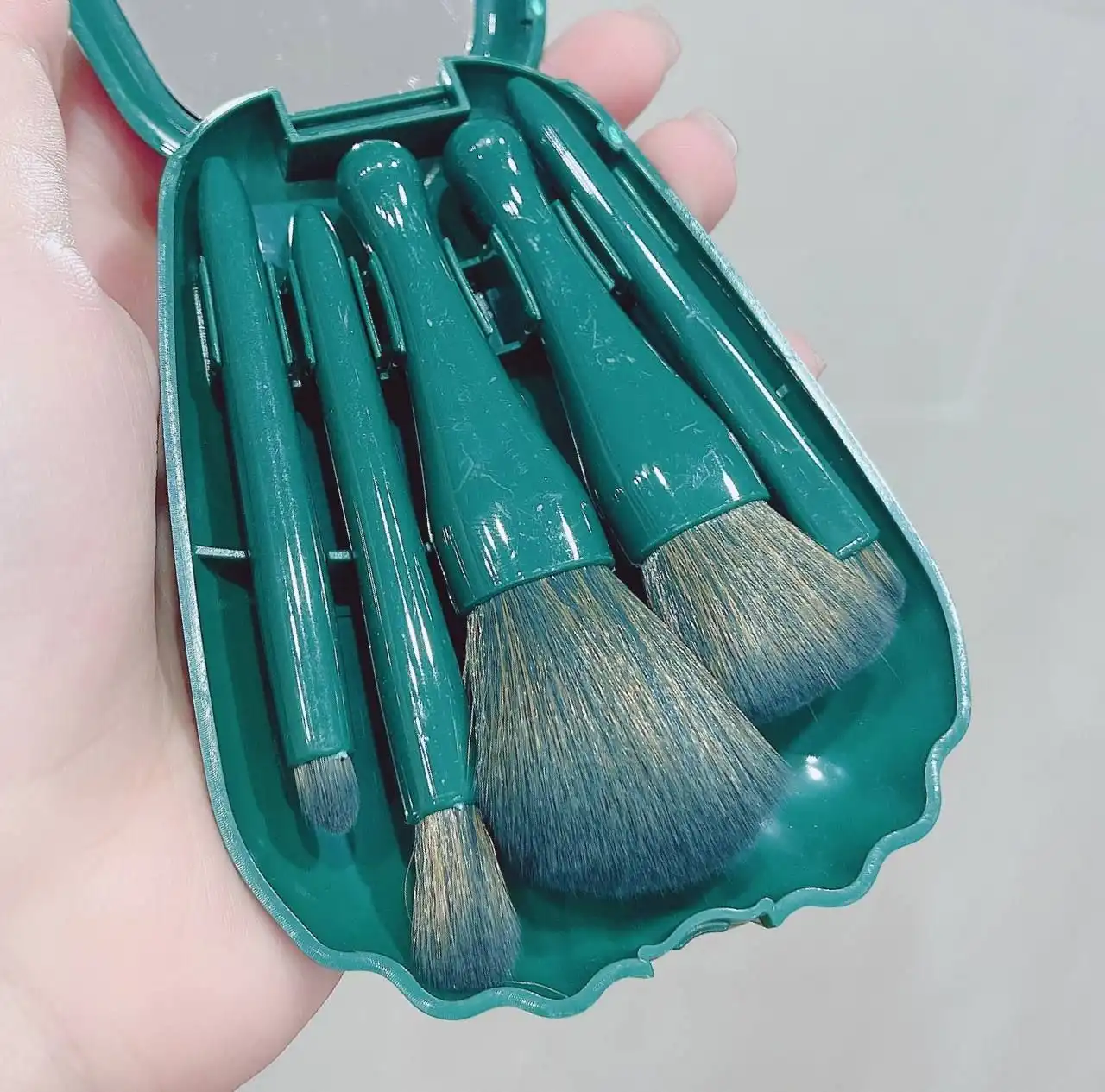 ست براش 5 تیکه باکس دار صدفی آینه دار  سبز