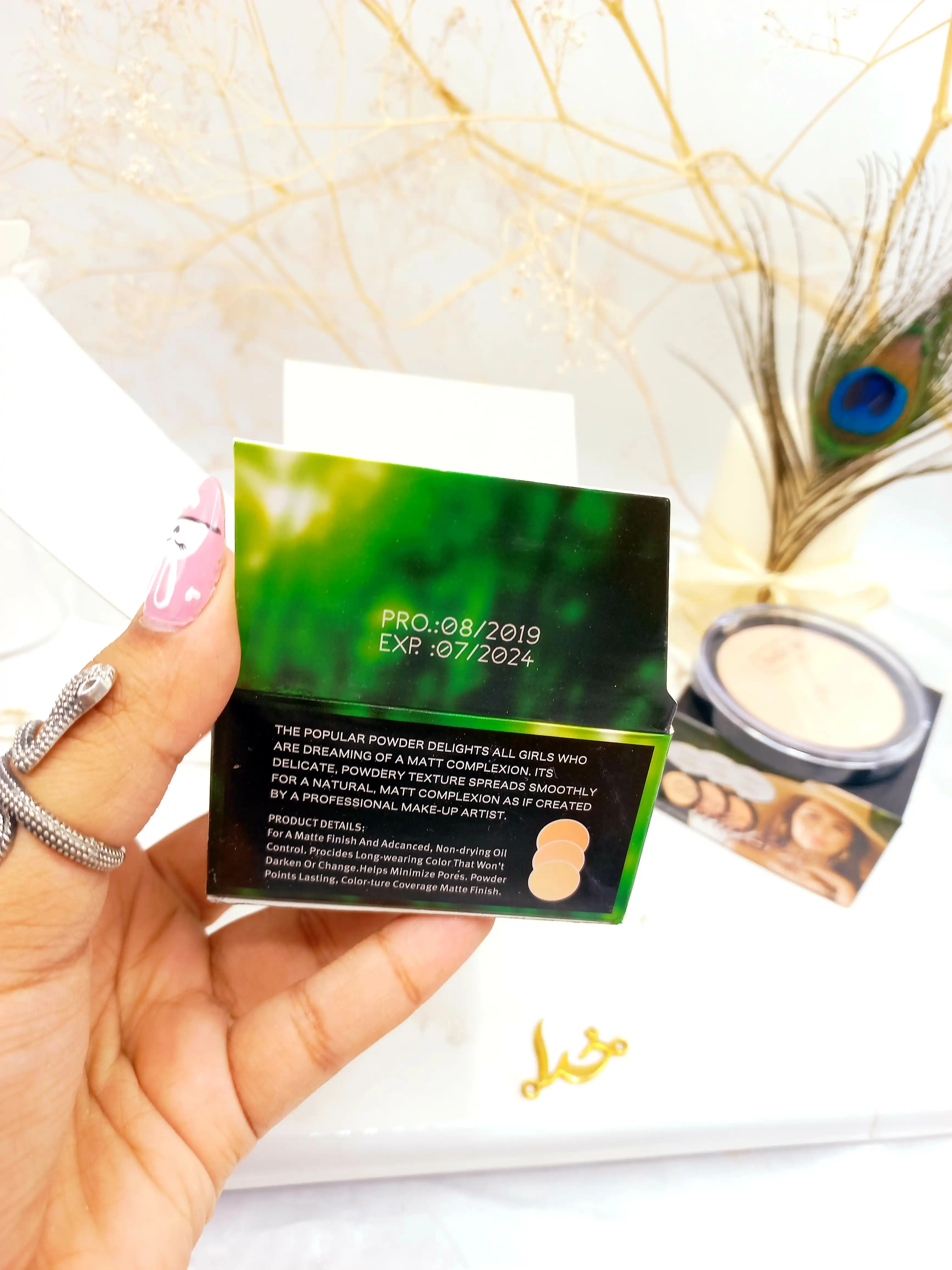 پنکک کرم پودری ایزادورا ISADORA مدل مینرال پوشش بسیار زیاد کد 6435