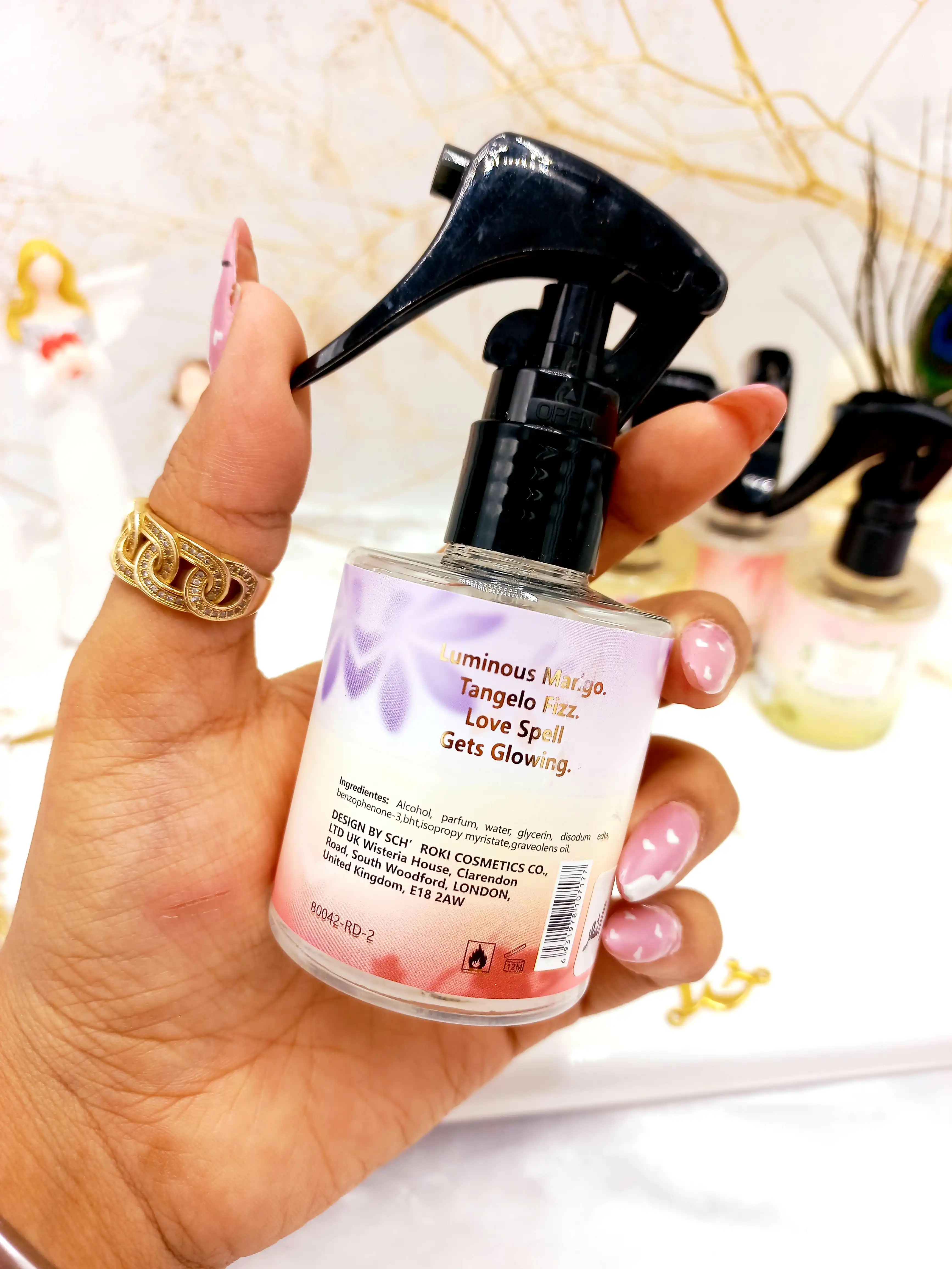 عطر مو خوشبو رایحه گلی و میوه ای HALLUCINATE کد BOO42 RD