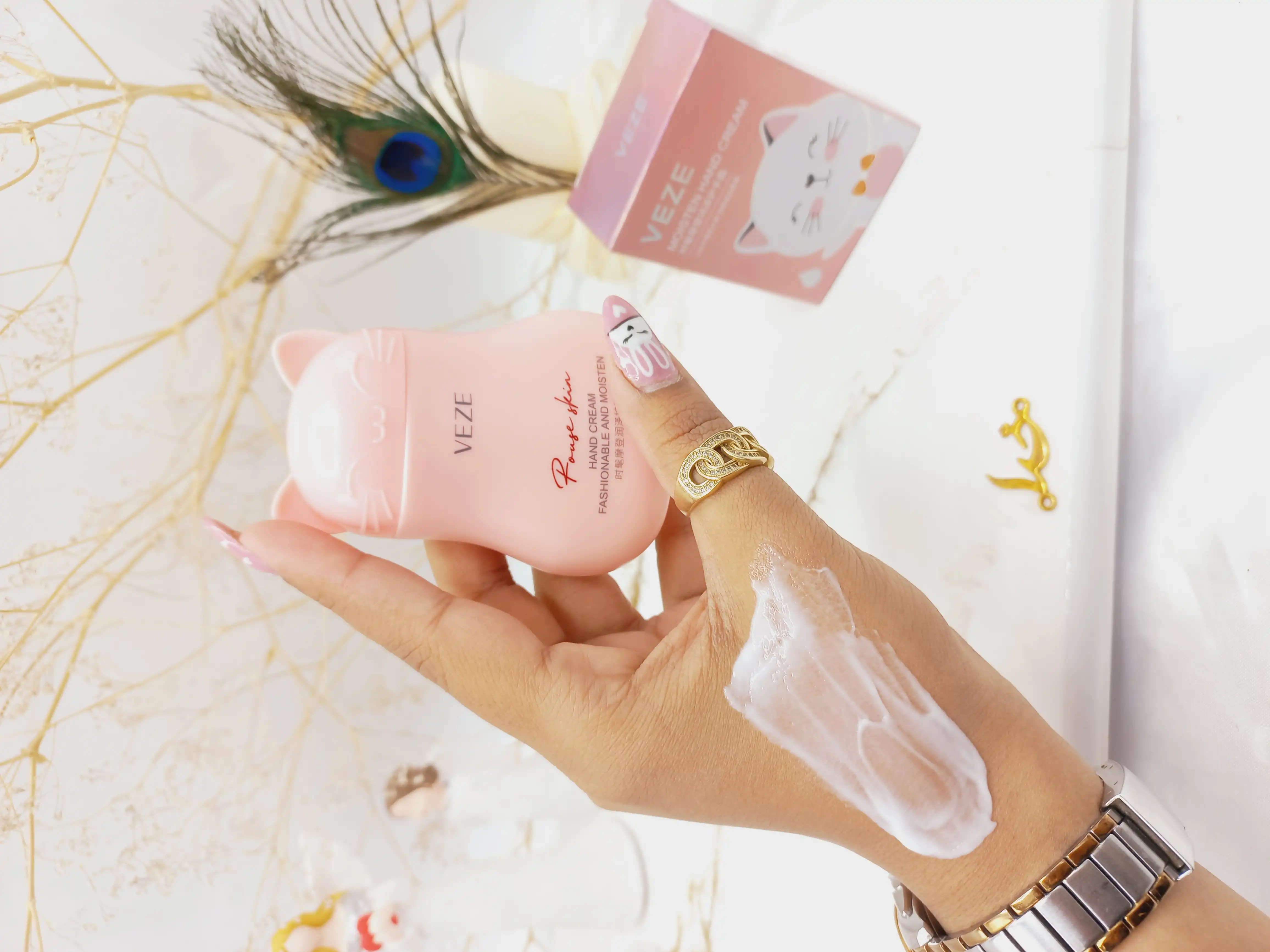 کرم دست فوق آبرسان گربه صورتی VEZE  کدFZ78334