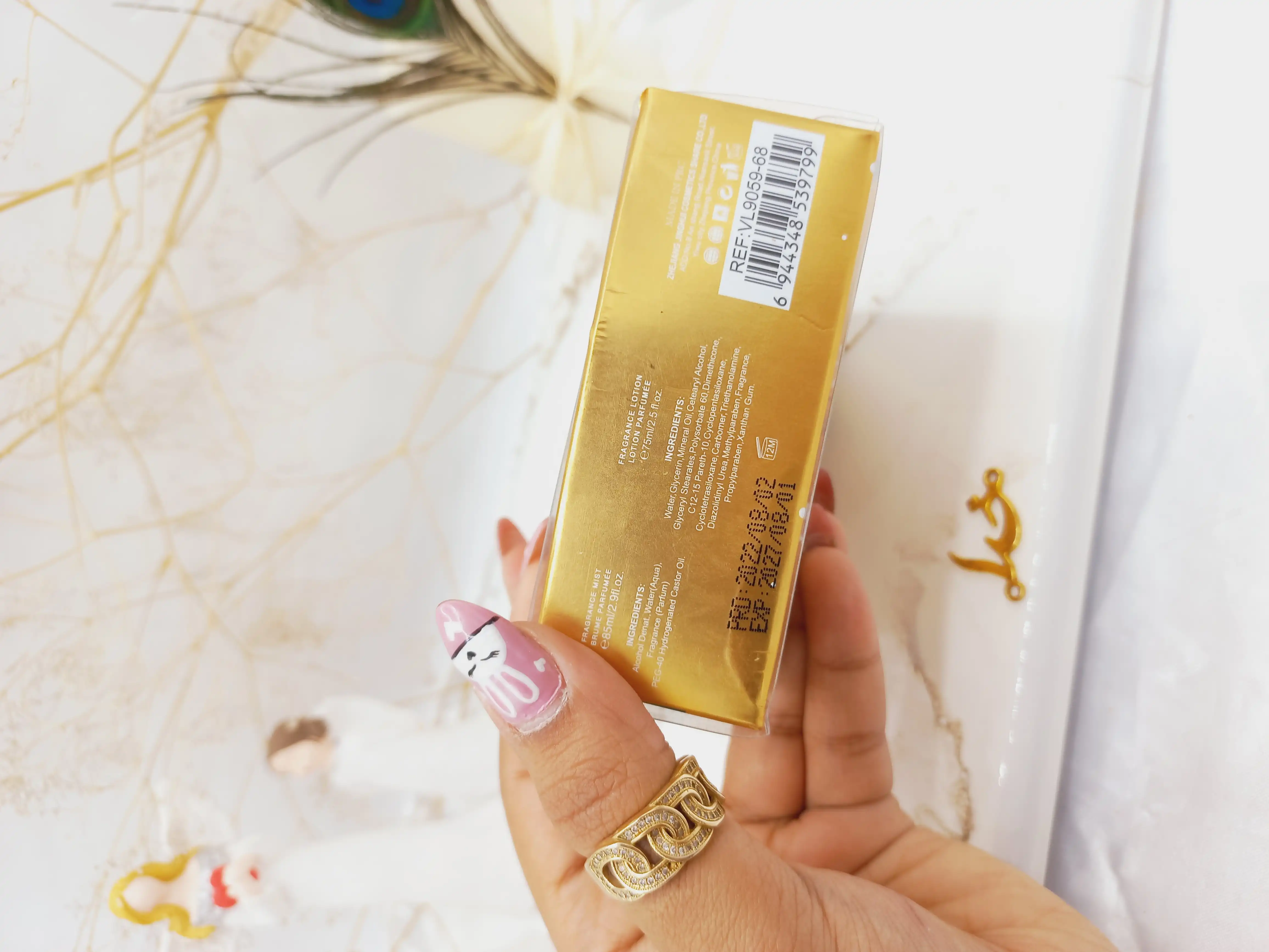 ست خفن بادی اسپلش و لوسیون خوشبو وی وی لاو (طلایی) کد VL9059