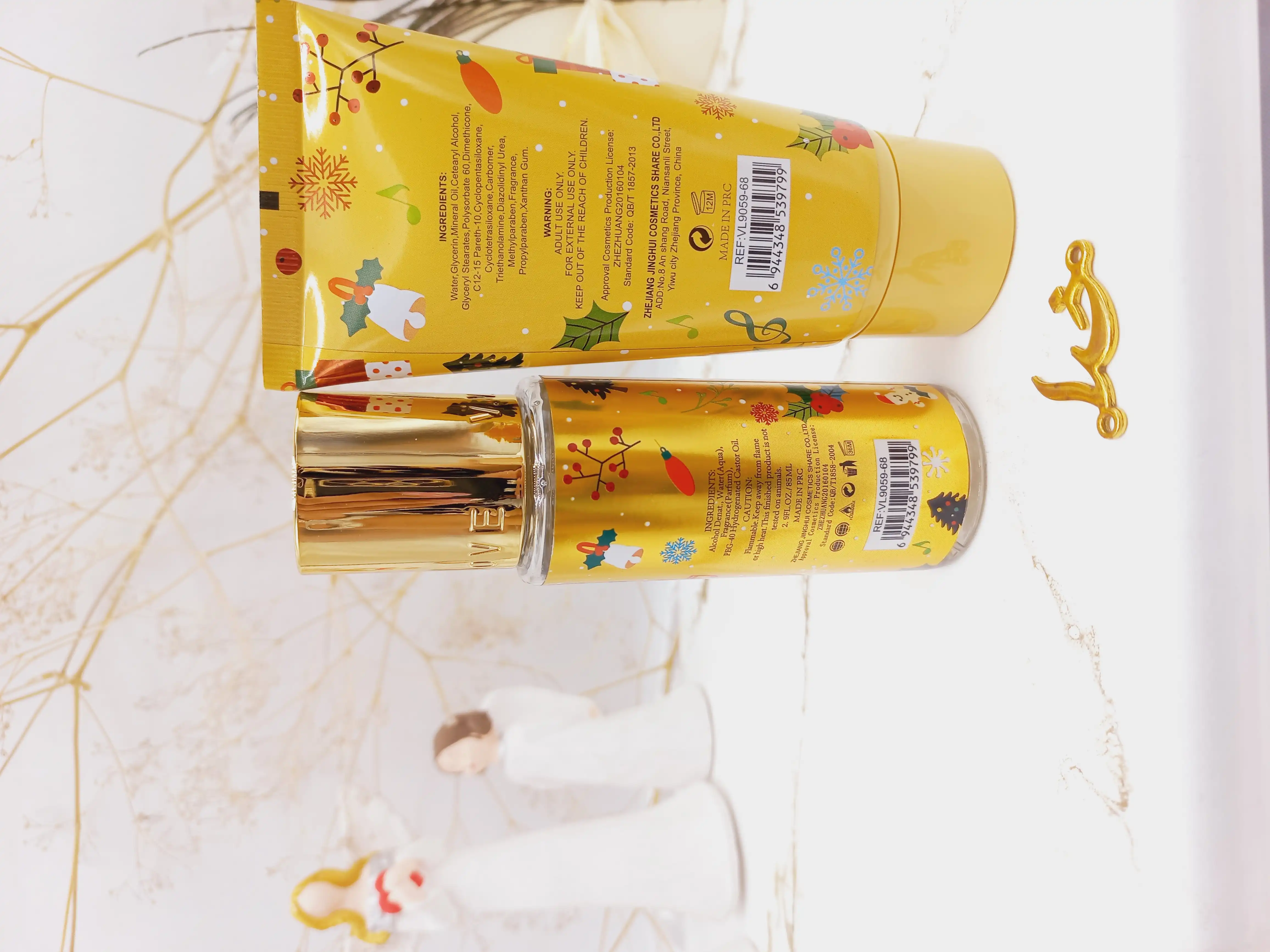 ست خفن بادی اسپلش و لوسیون خوشبو وی وی لاو (طلایی) کد VL9059