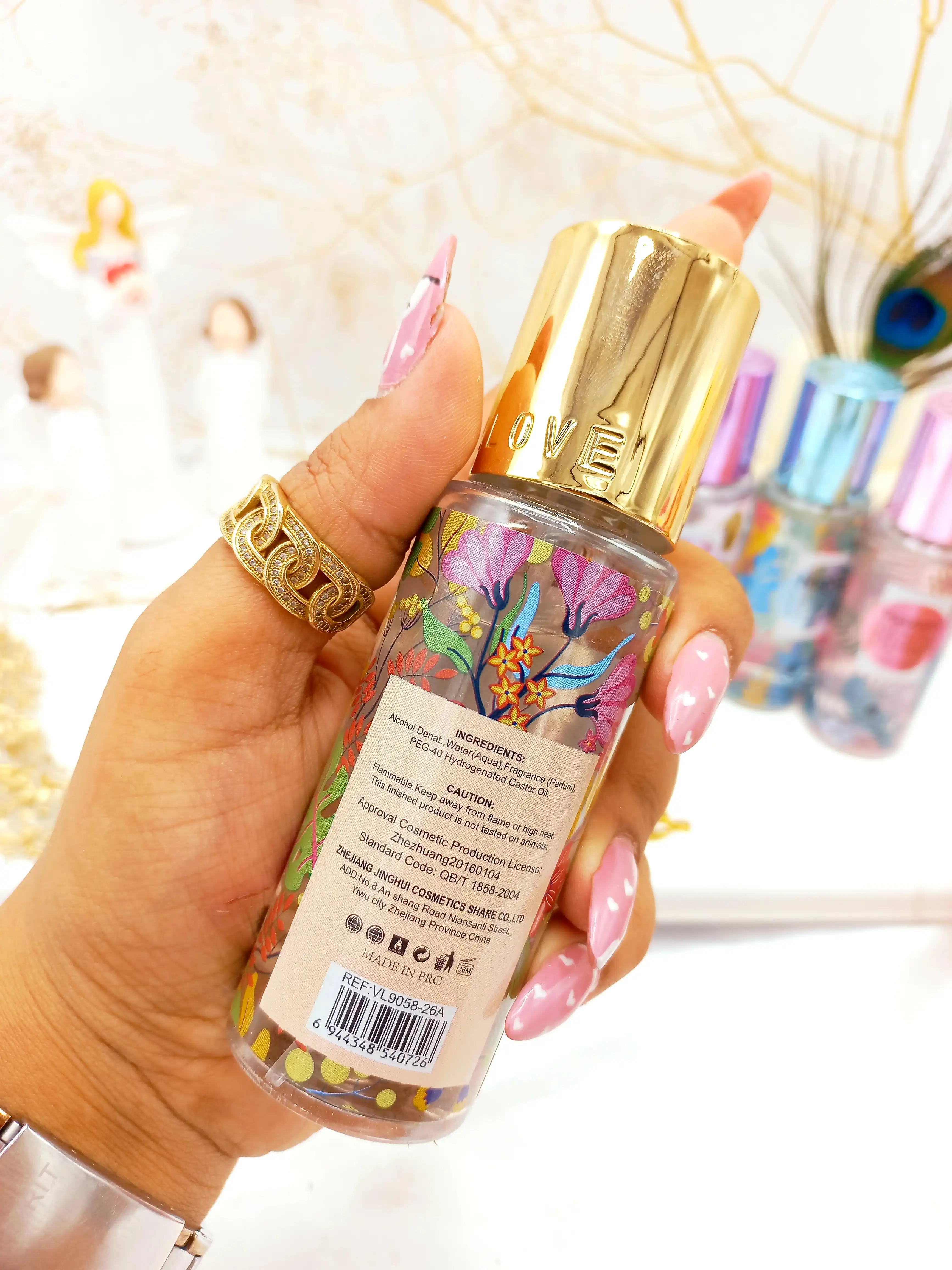 بادی اسپلش پرطرفدار وی وی لاو V V LOVE رایحه گلی و میوه ای کد VL905825D