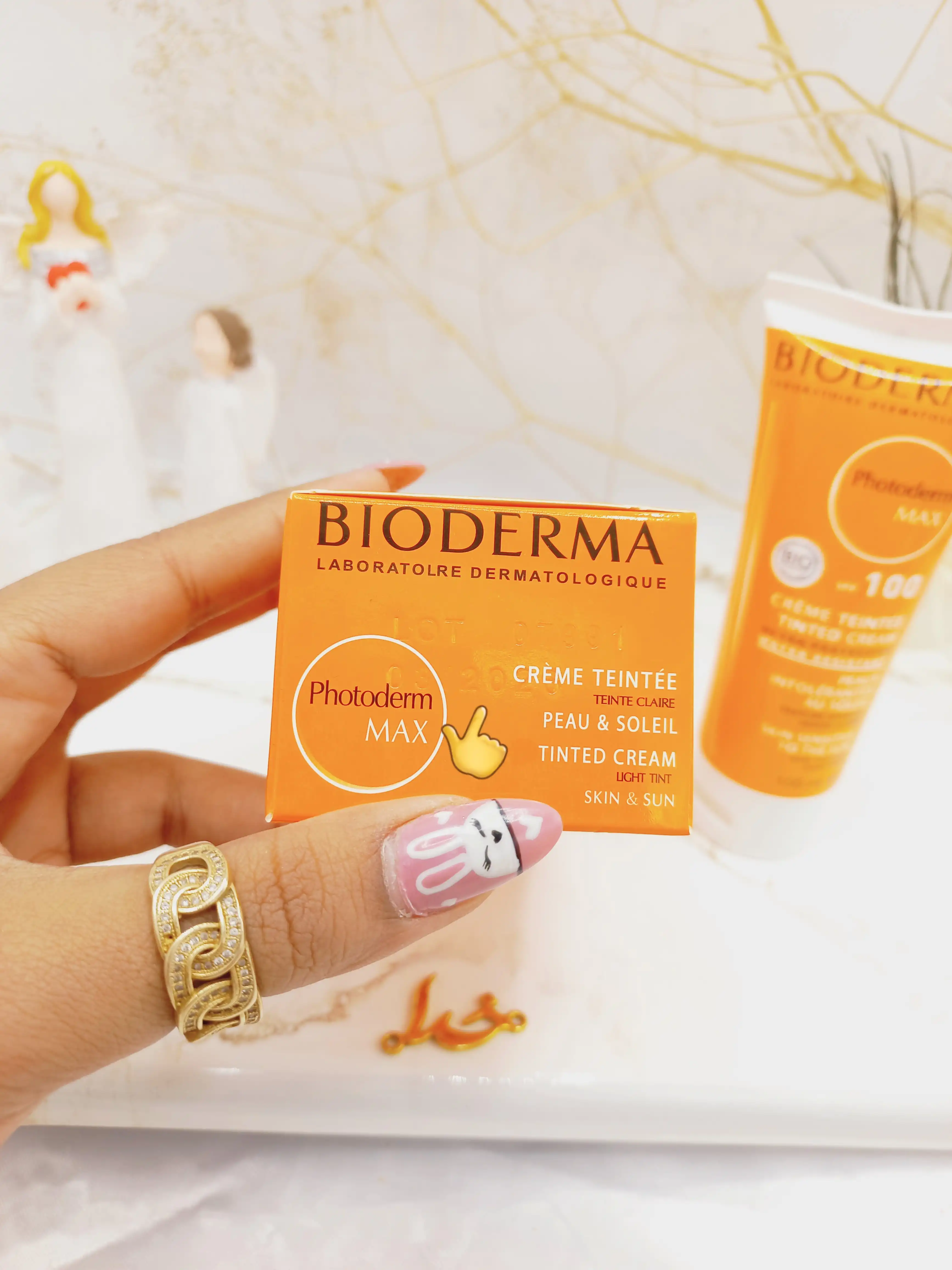 ضد آفتاب مقاوم بی رنگ SPF100 بیودرما فتودرم مکس BIODERMA  کد 840526