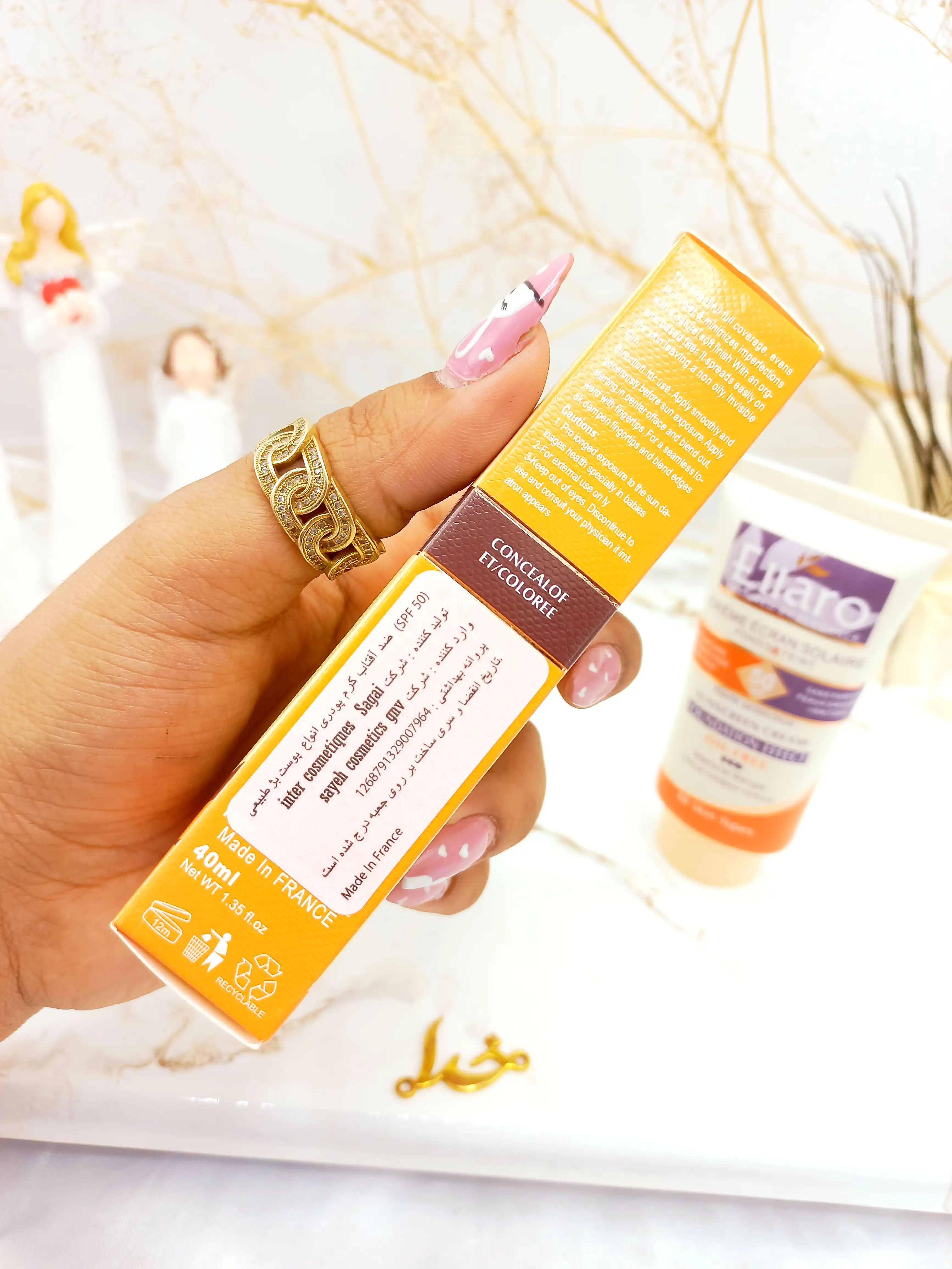 ضد آفتاب رنگی الارو SPF 50 مدل Oil free اورجینال