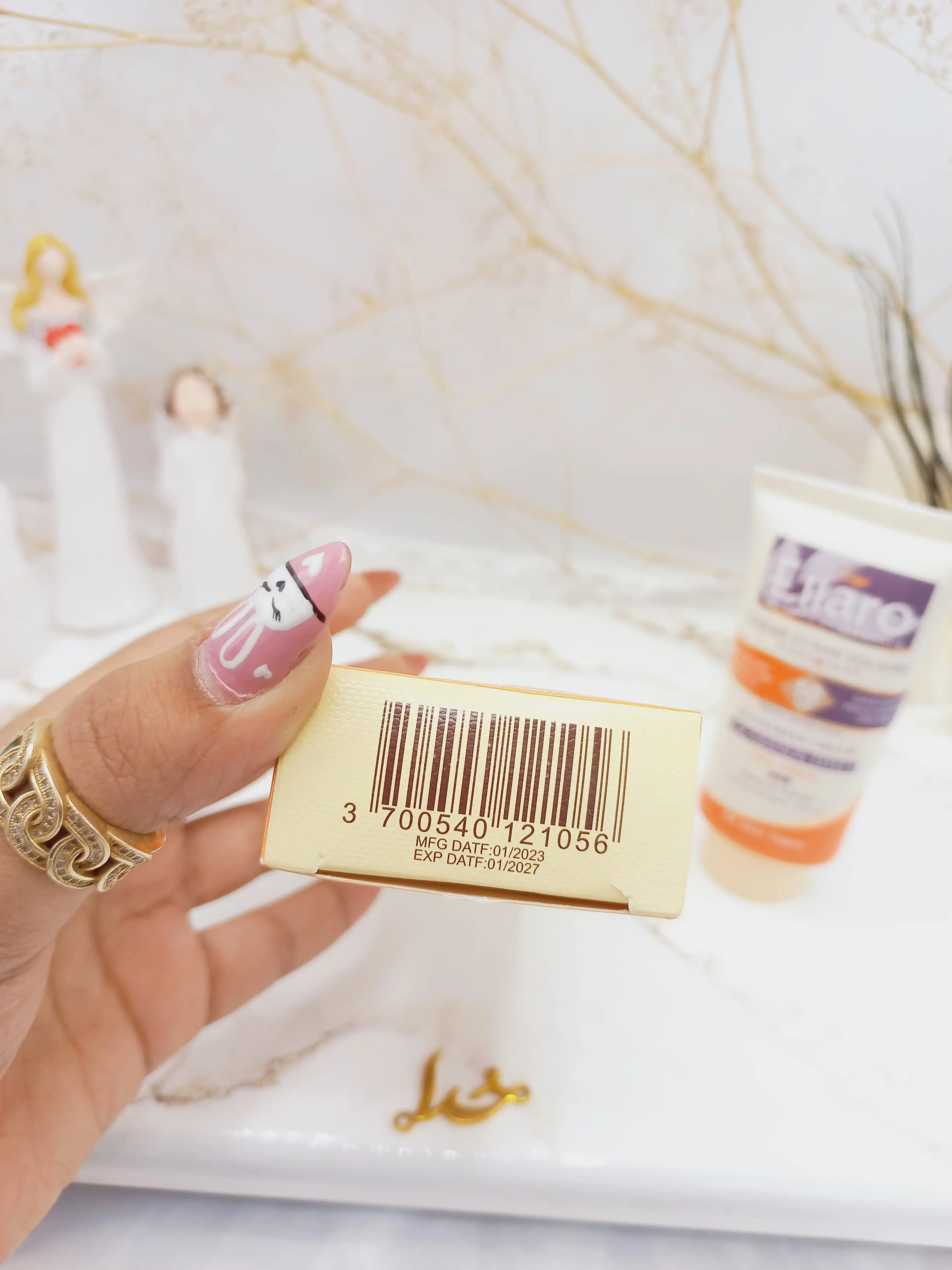 ضد آفتاب رنگی الارو SPF 50 مدل Oil free اورجینال