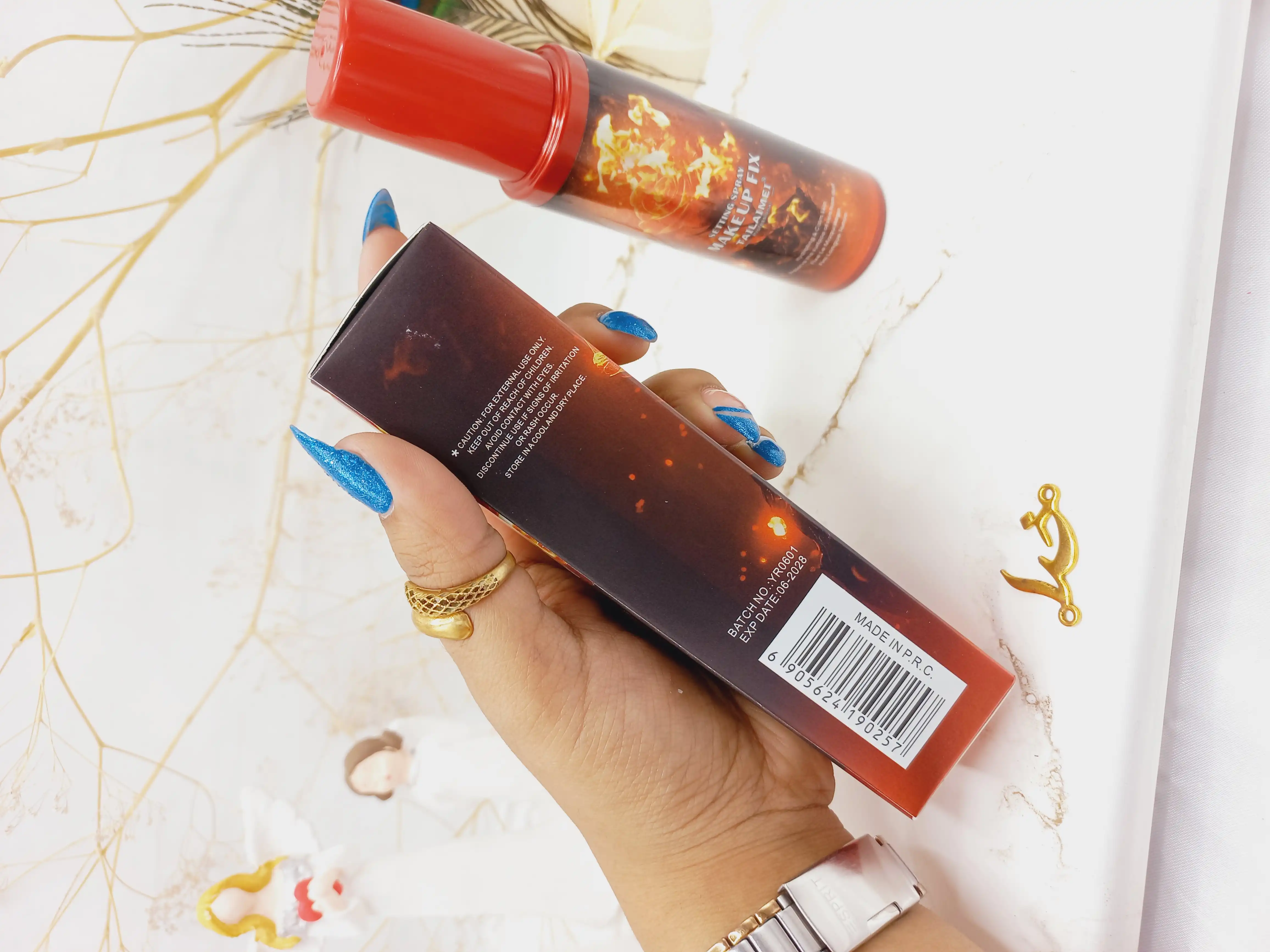 اسپری فیکس حرفه ای میکاپ آتشی تایلامی TAILAIMEI کد SS025