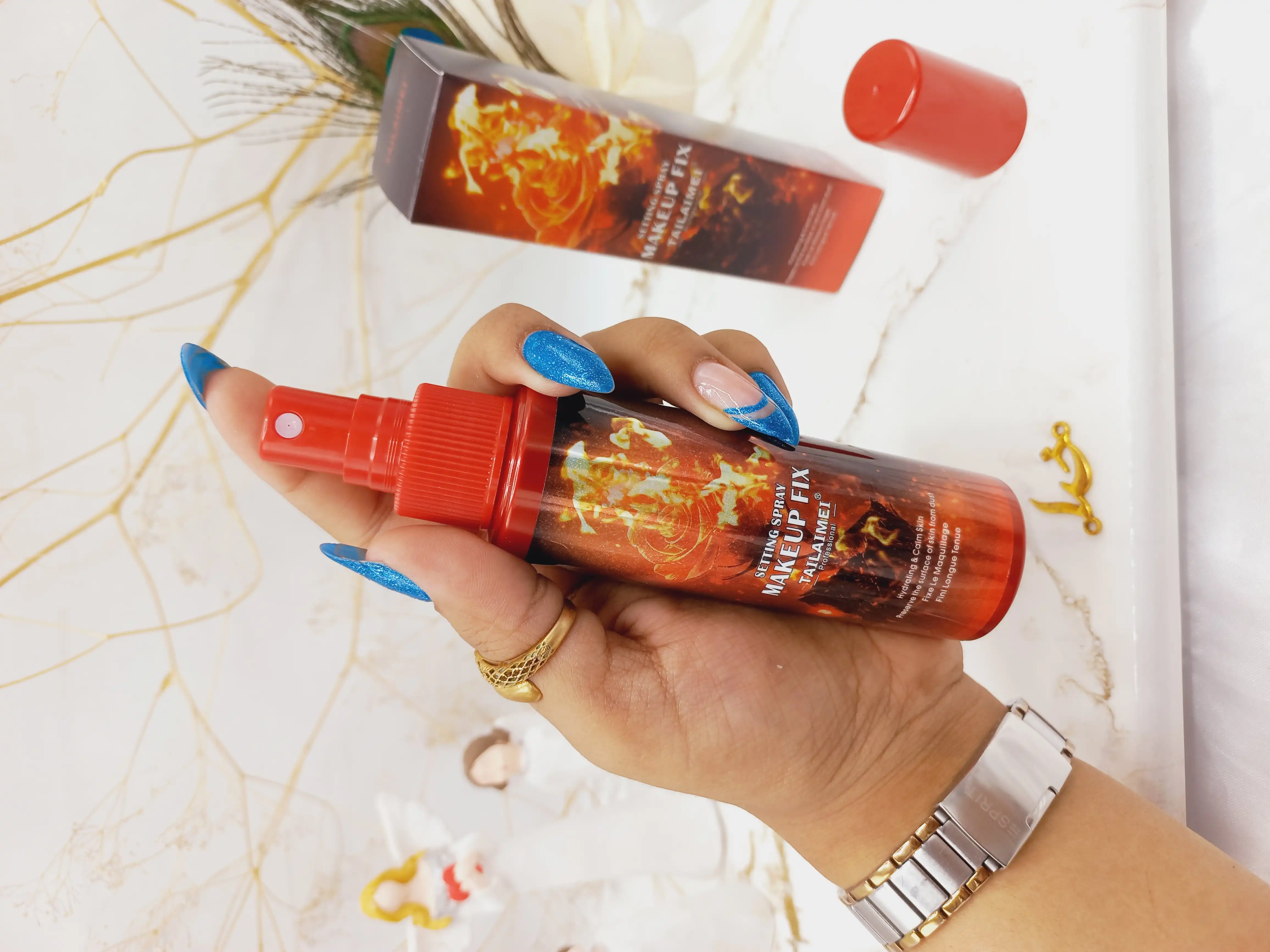 اسپری فیکس حرفه ای میکاپ آتشی تایلامی TAILAIMEI کد SS025