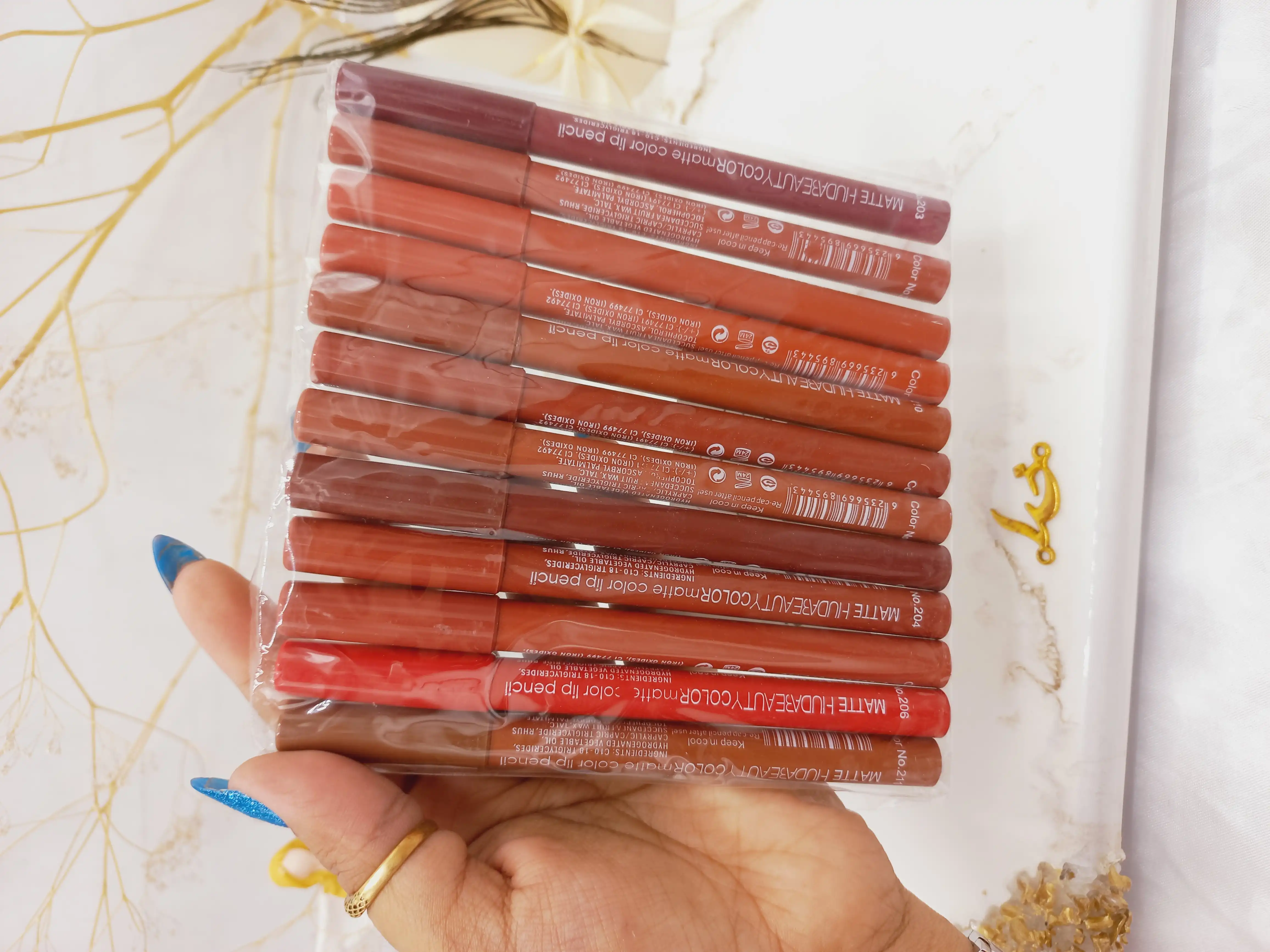 پک رژ مدادی 12 رنگ مات هدا بیوتی HUDABEAUTY