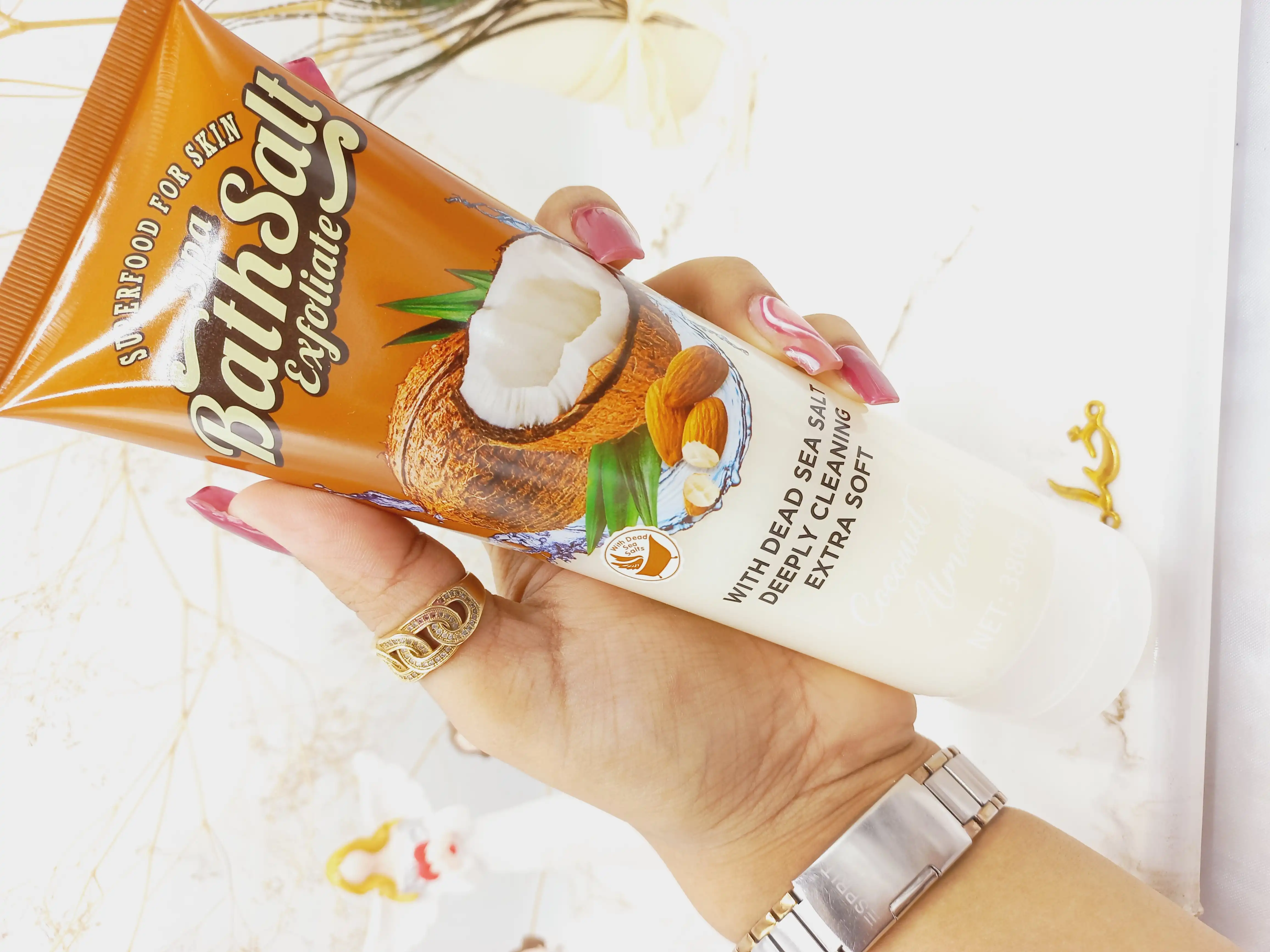 نمک حمام سفید کننده نارگیل و بادام وکالی Wokali  کد Ha3059