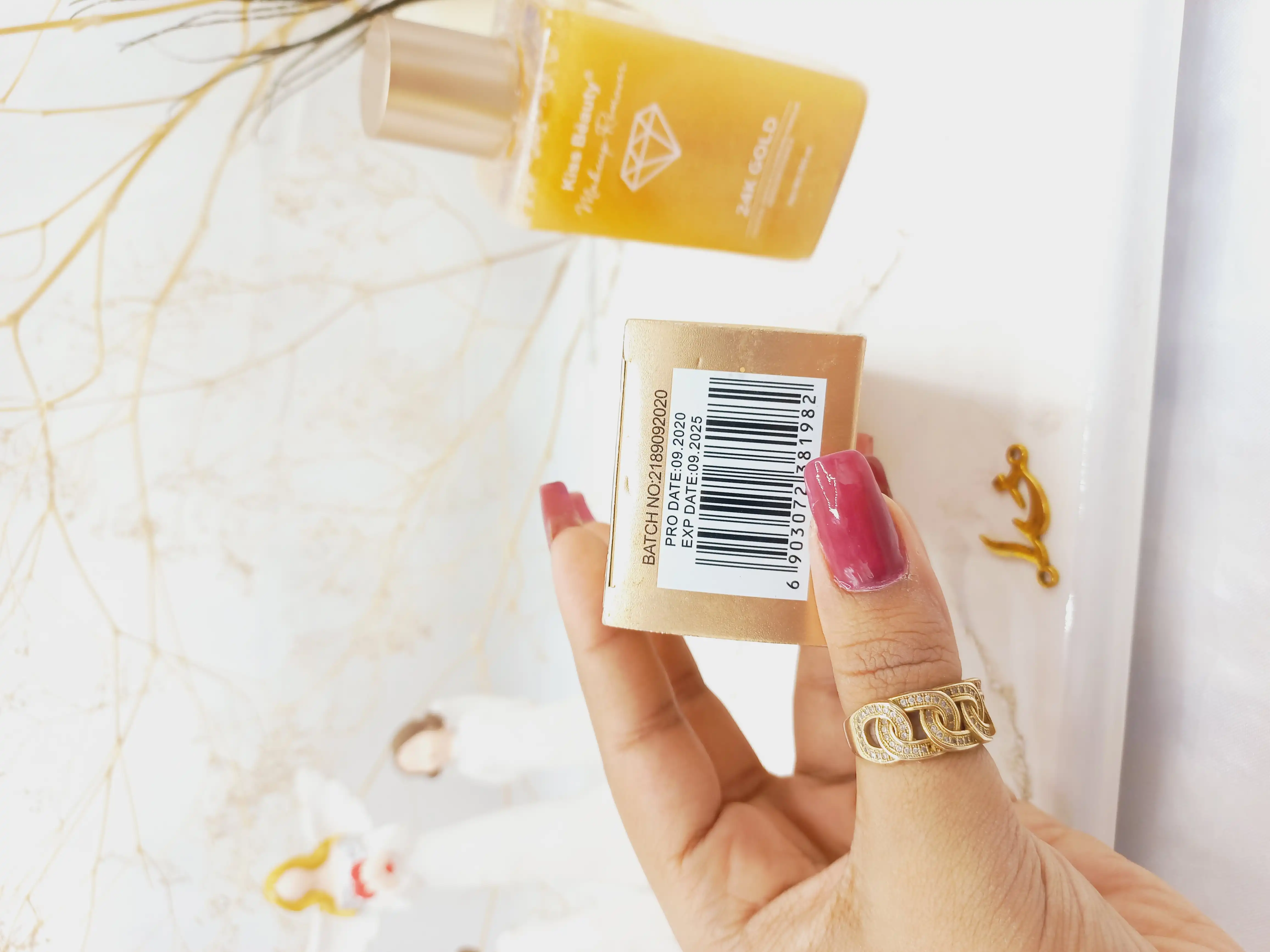 میسلار واتر سفید کننده طلا کیس بیوتی kiss Beauty کد 1982