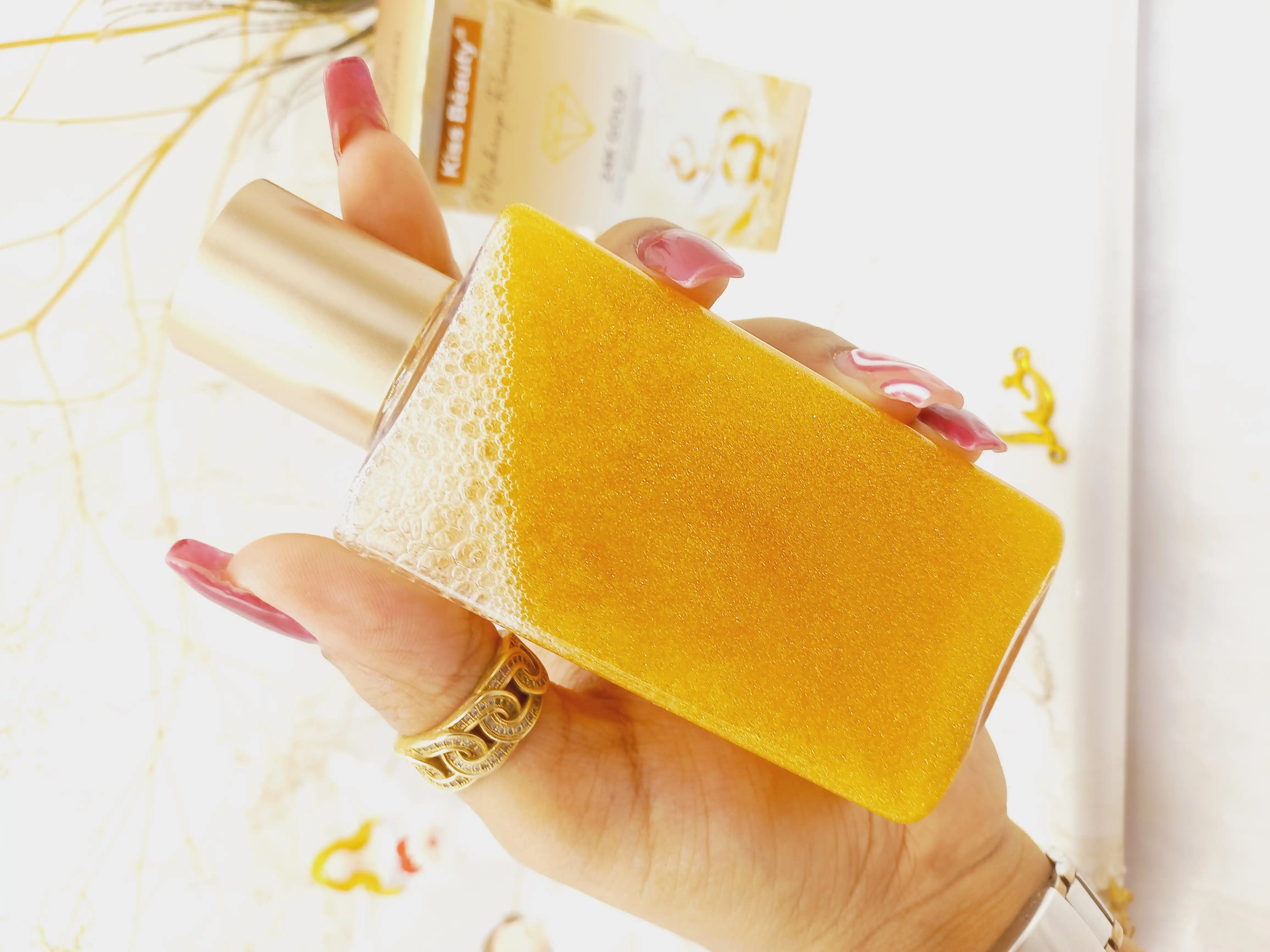 میسلار واتر سفید کننده طلا کیس بیوتی kiss Beauty کد 1982