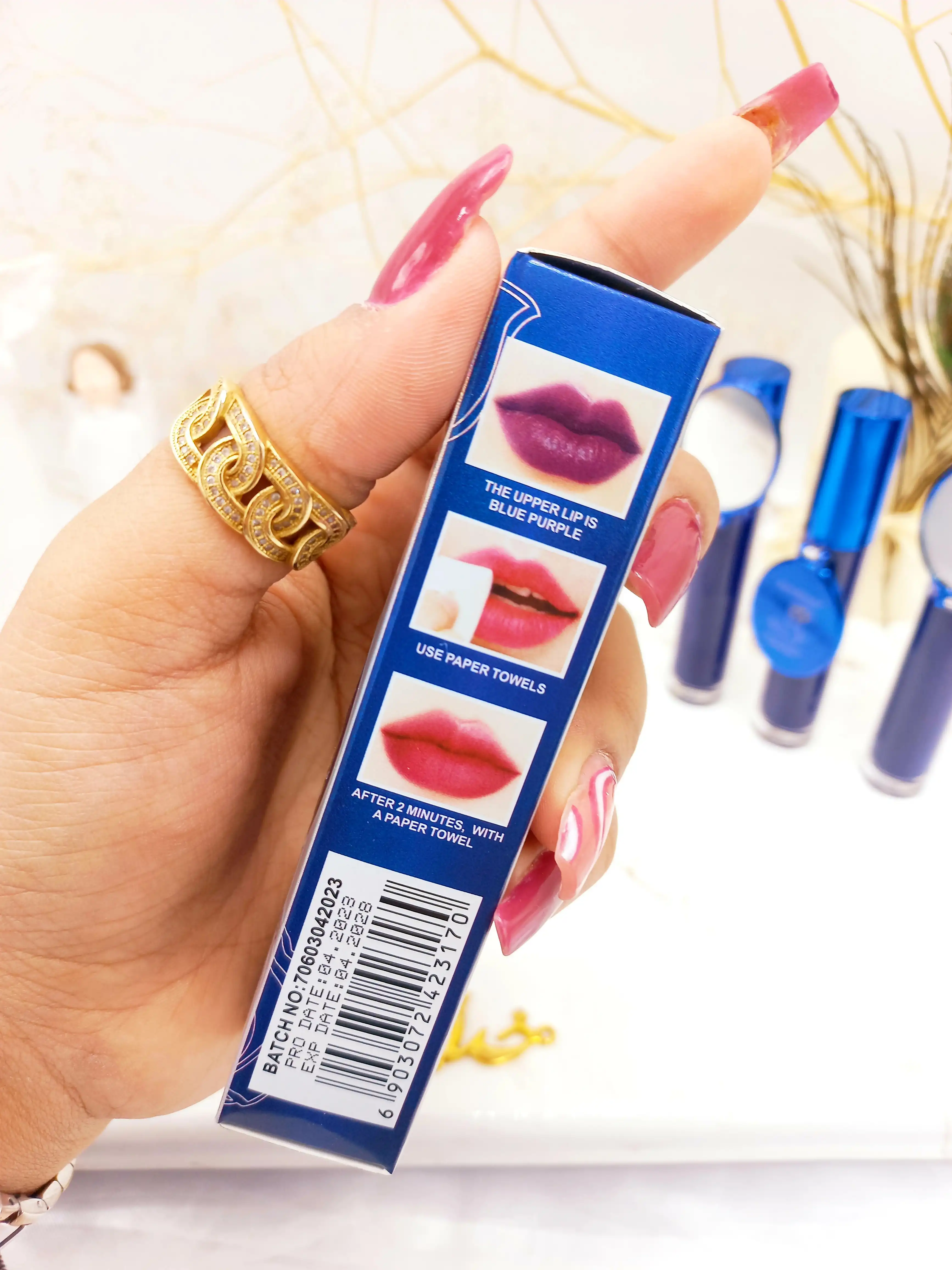 رژ جادویی آبی آینه دار کیس بیوتی kiss beauty کد 7060303