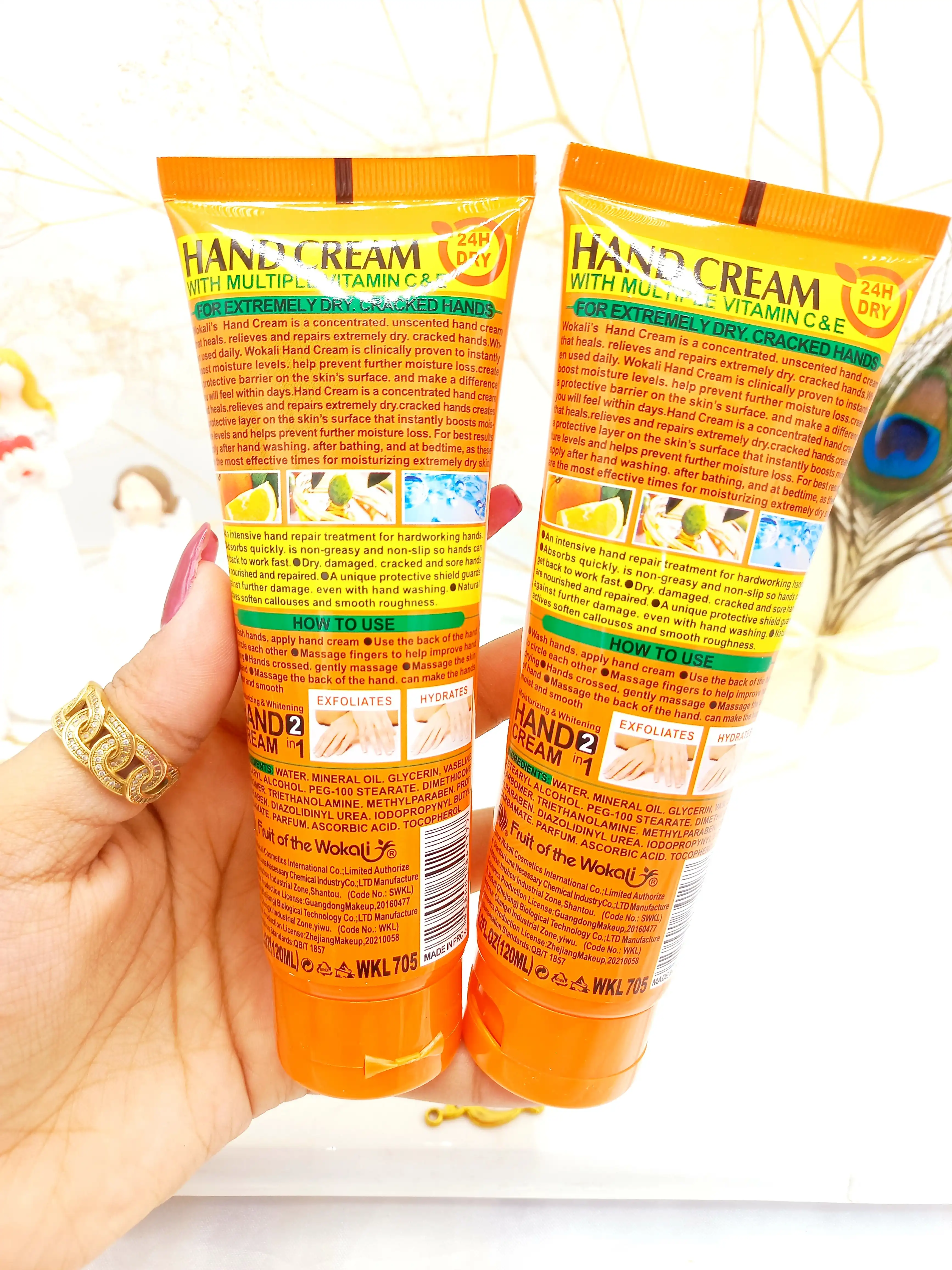 کرم مرطوب کننده و ترمیم کننده دست ویتامین C و E برند وکالی کد WKL705