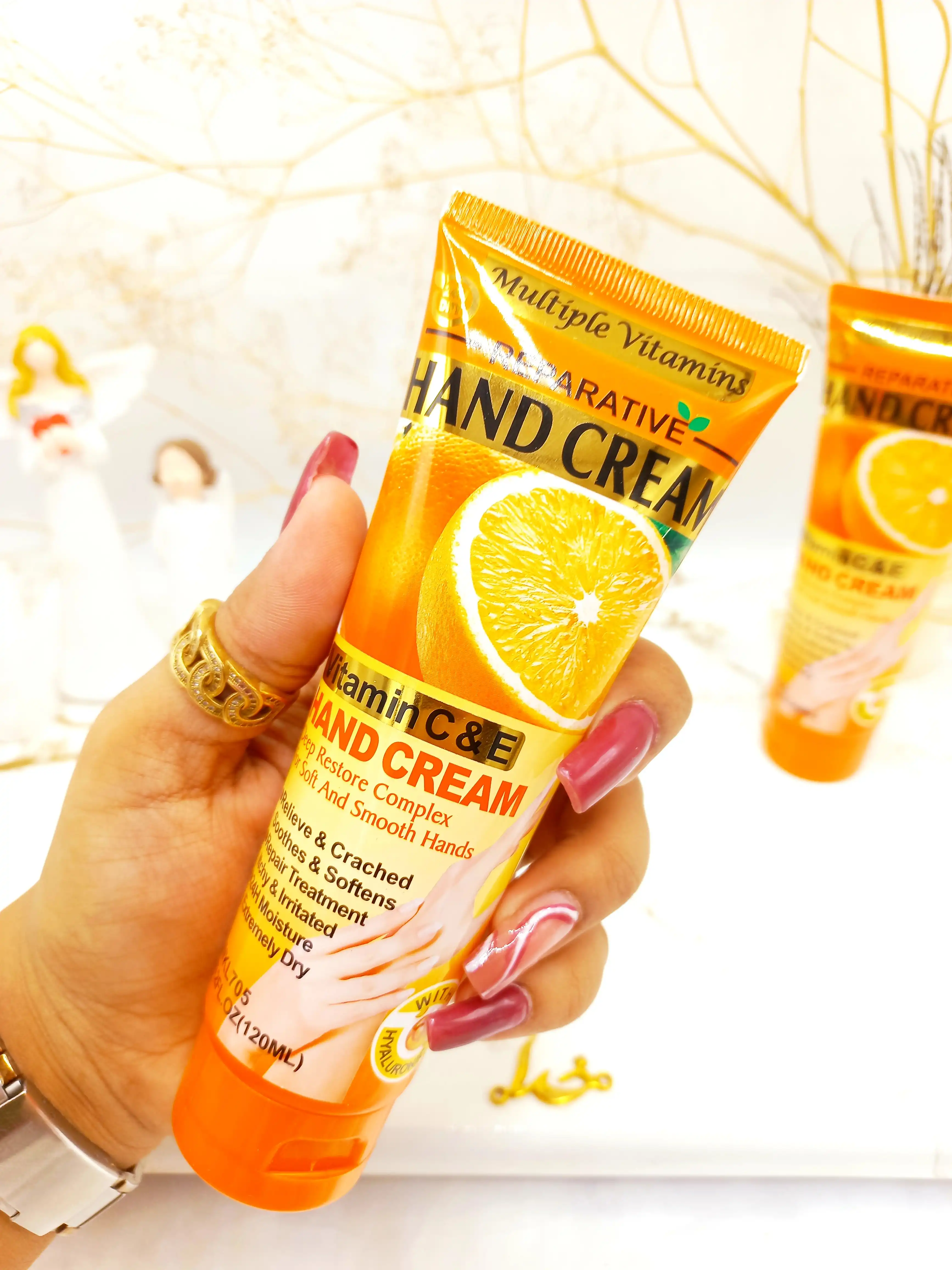 کرم مرطوب کننده و ترمیم کننده دست ویتامین C و E برند وکالی کد WKL705