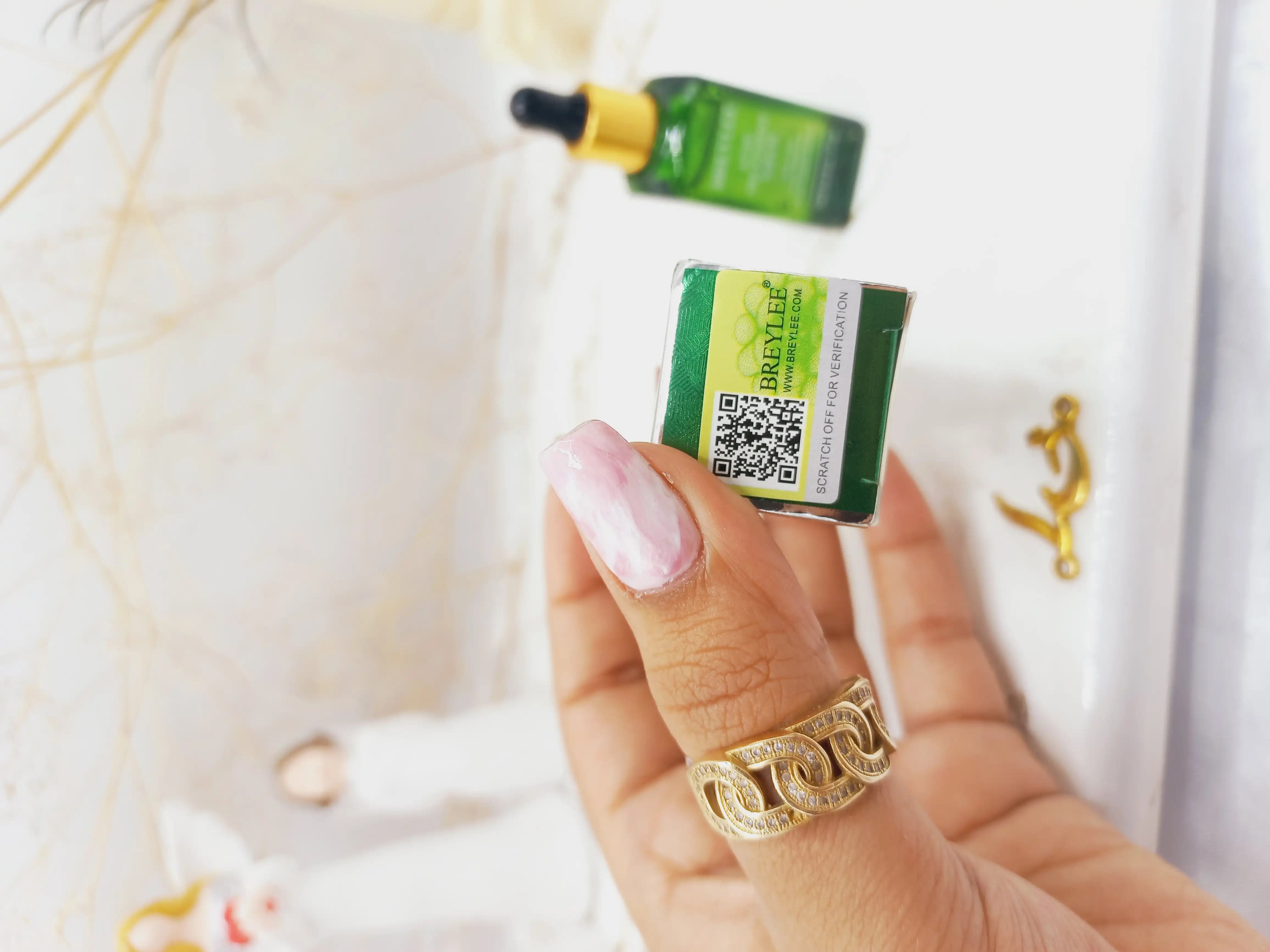 سرم ضد جوش تخصصی صورت گیاهی بریلی کد  BY1572