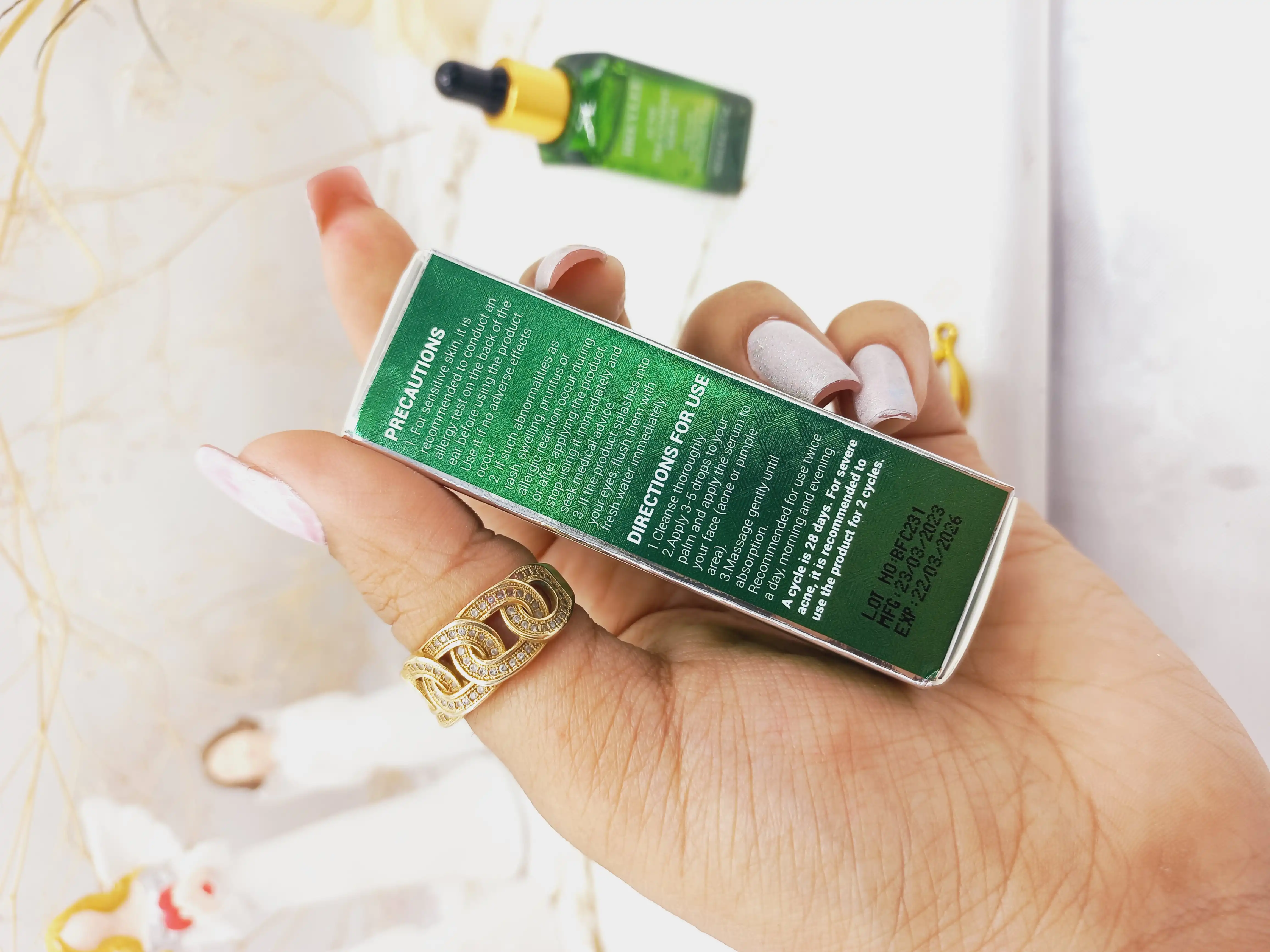 سرم ضد جوش تخصصی صورت گیاهی بریلی کد  BY1572