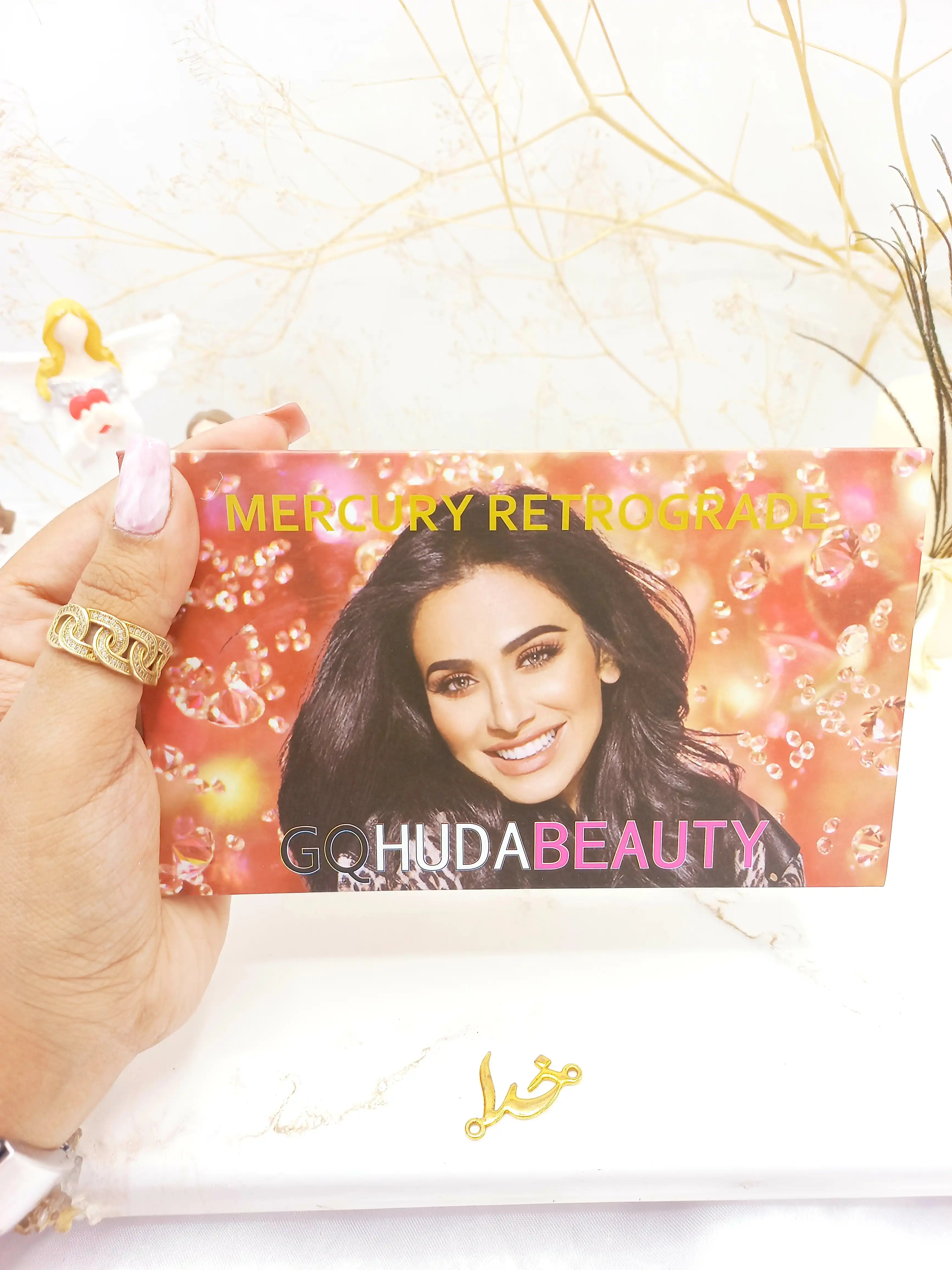 پالت سایه چشم 18 رنگ هدا بیوتی HUDABEAUTY کد LM777877 ( جلد قرمز )