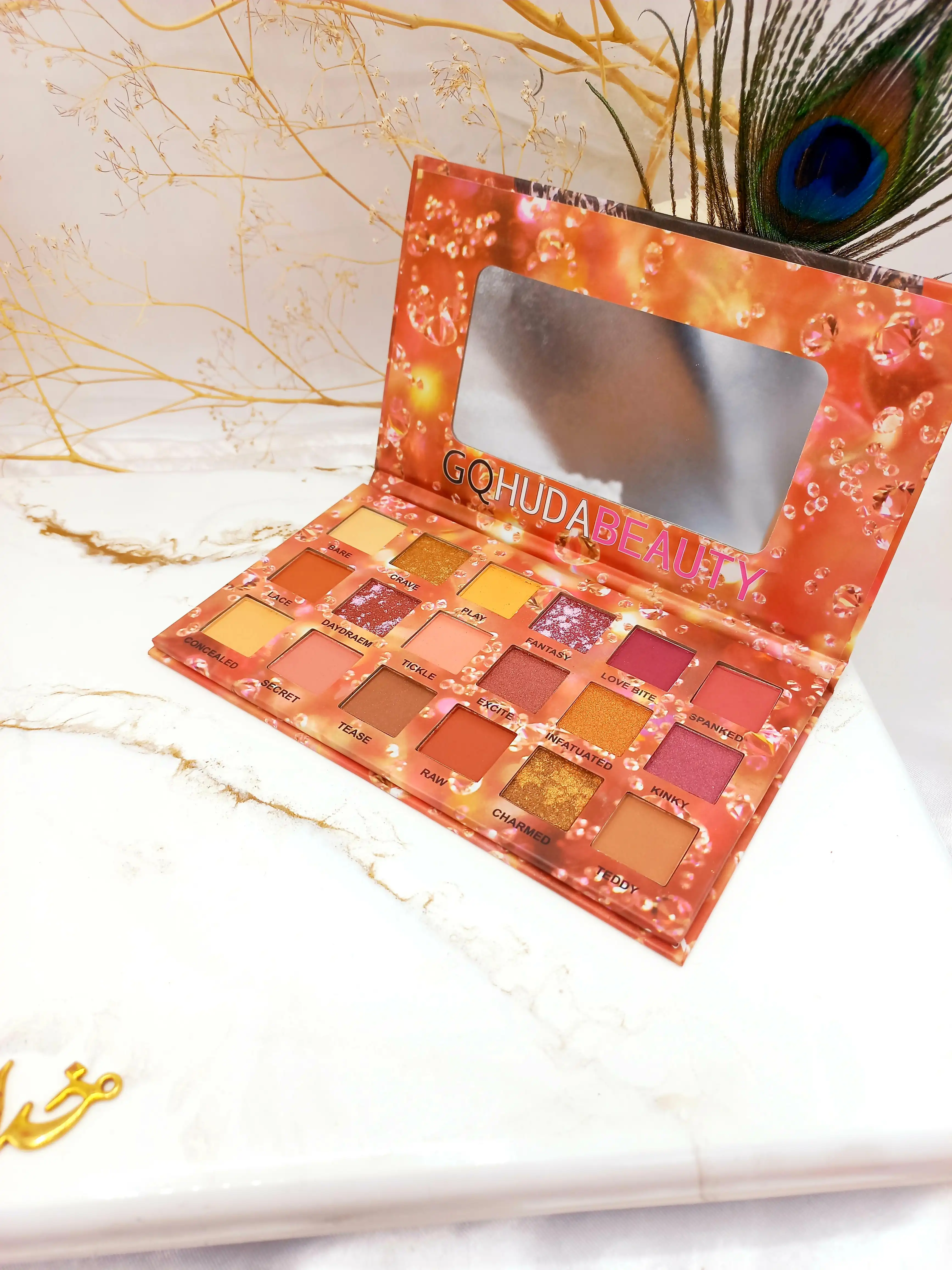 پالت سایه چشم 18 رنگ هدا بیوتی HUDABEAUTY کد LM777877 ( جلد قرمز )