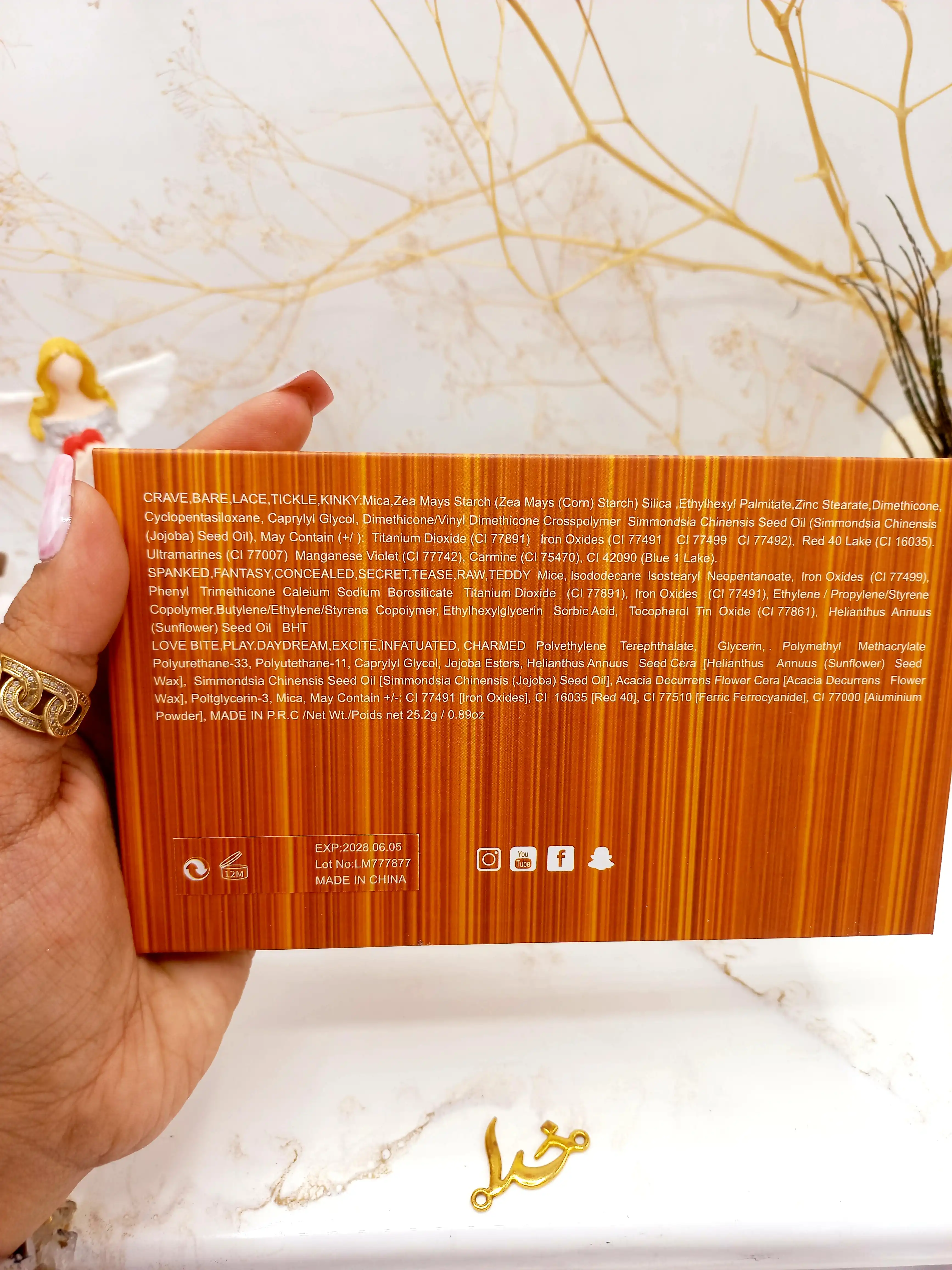 پالت سایه چشم 18 رنگ هدا بیوتی HUDABEAUTY کد LM777877 ( جلد نارنجی )