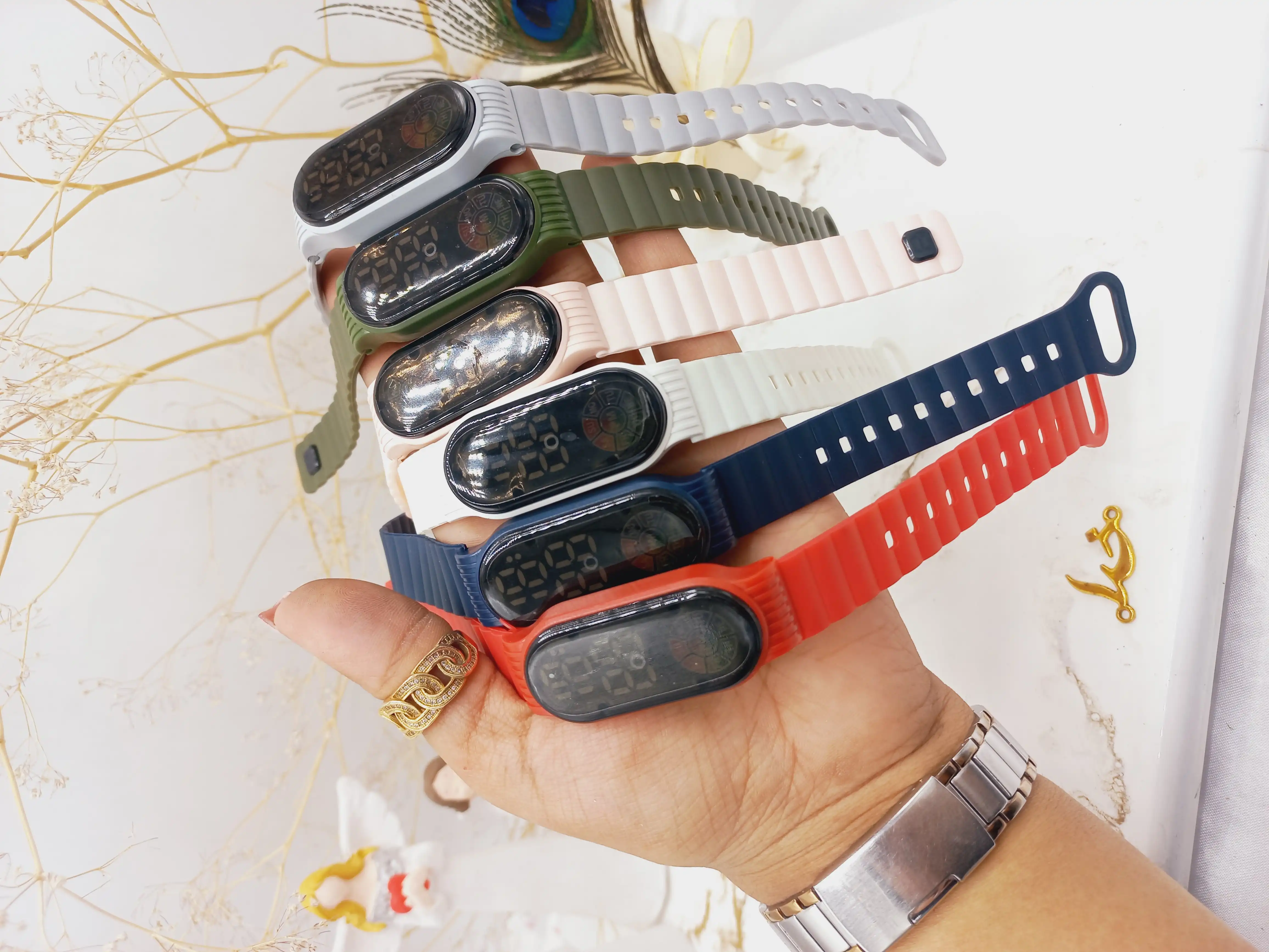 ساعت مچی ورزشی LED دار مناسب خانوما و آقایان