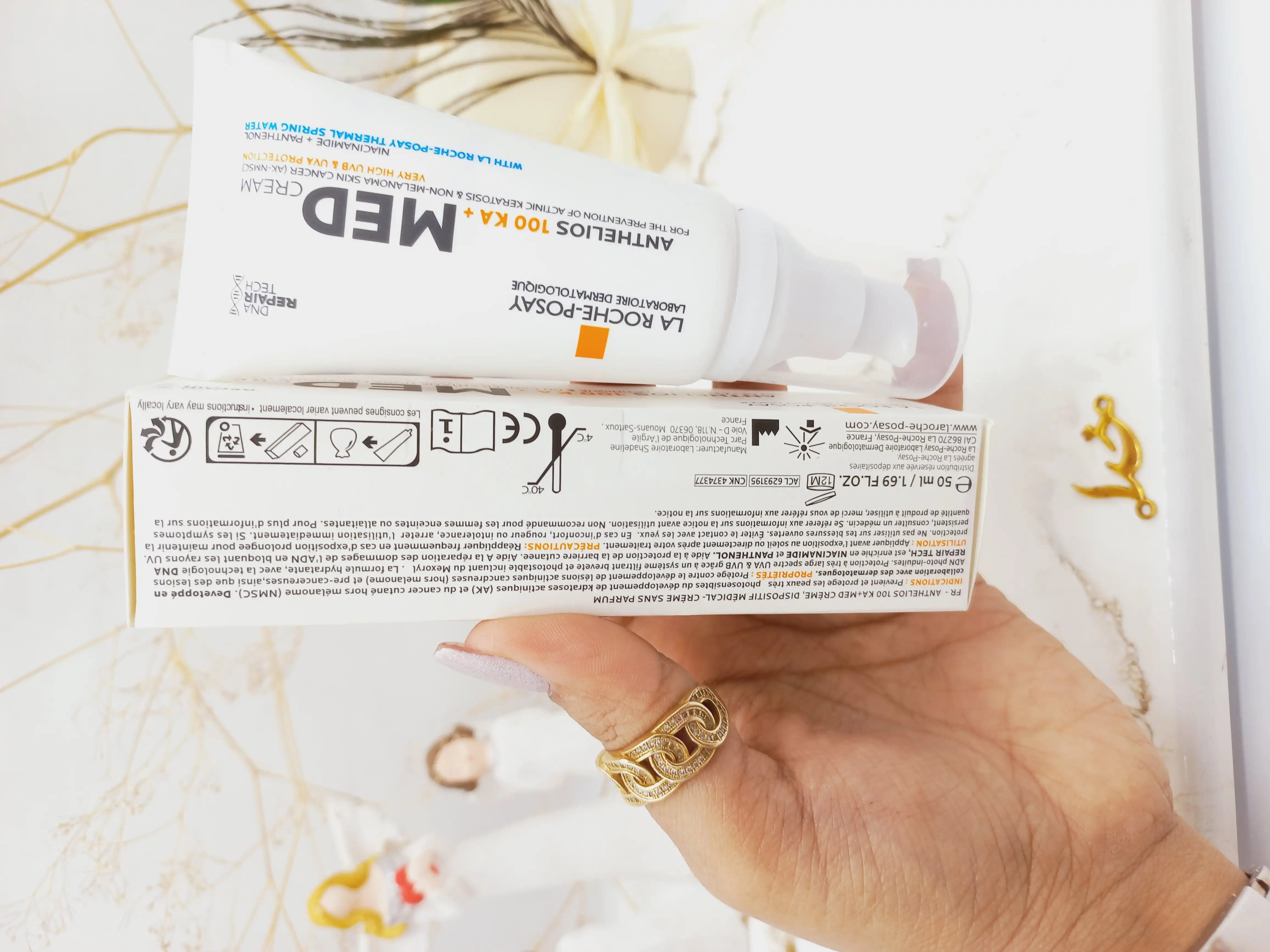 کرم ضد آفتاب محافظت بالا اشعه بی رنگ La Roche Posay Anthelios  کد 8181