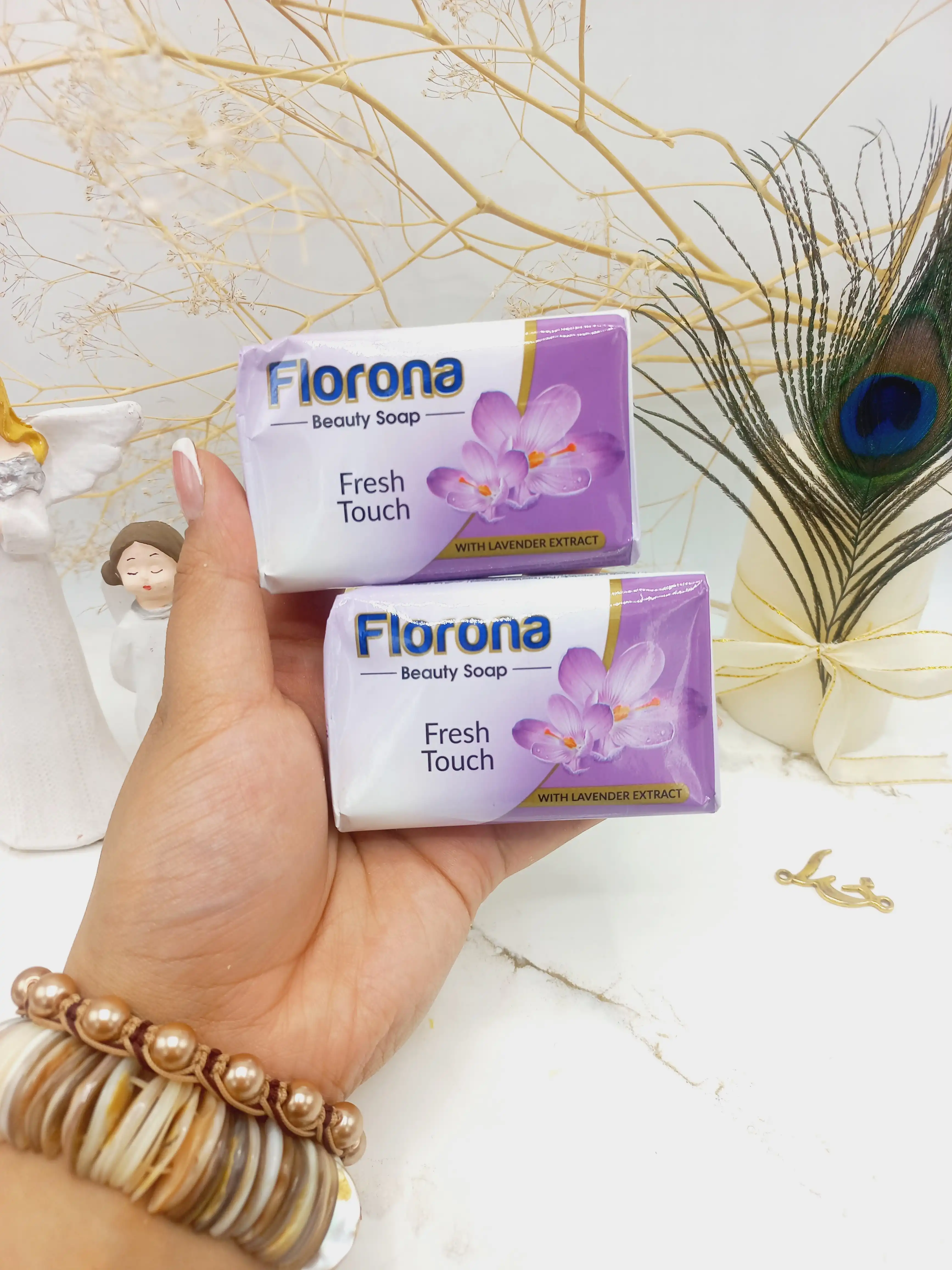صابون 100 درصد گیاهی حاوی اسطوخودوس برند فلورونا FLORONA