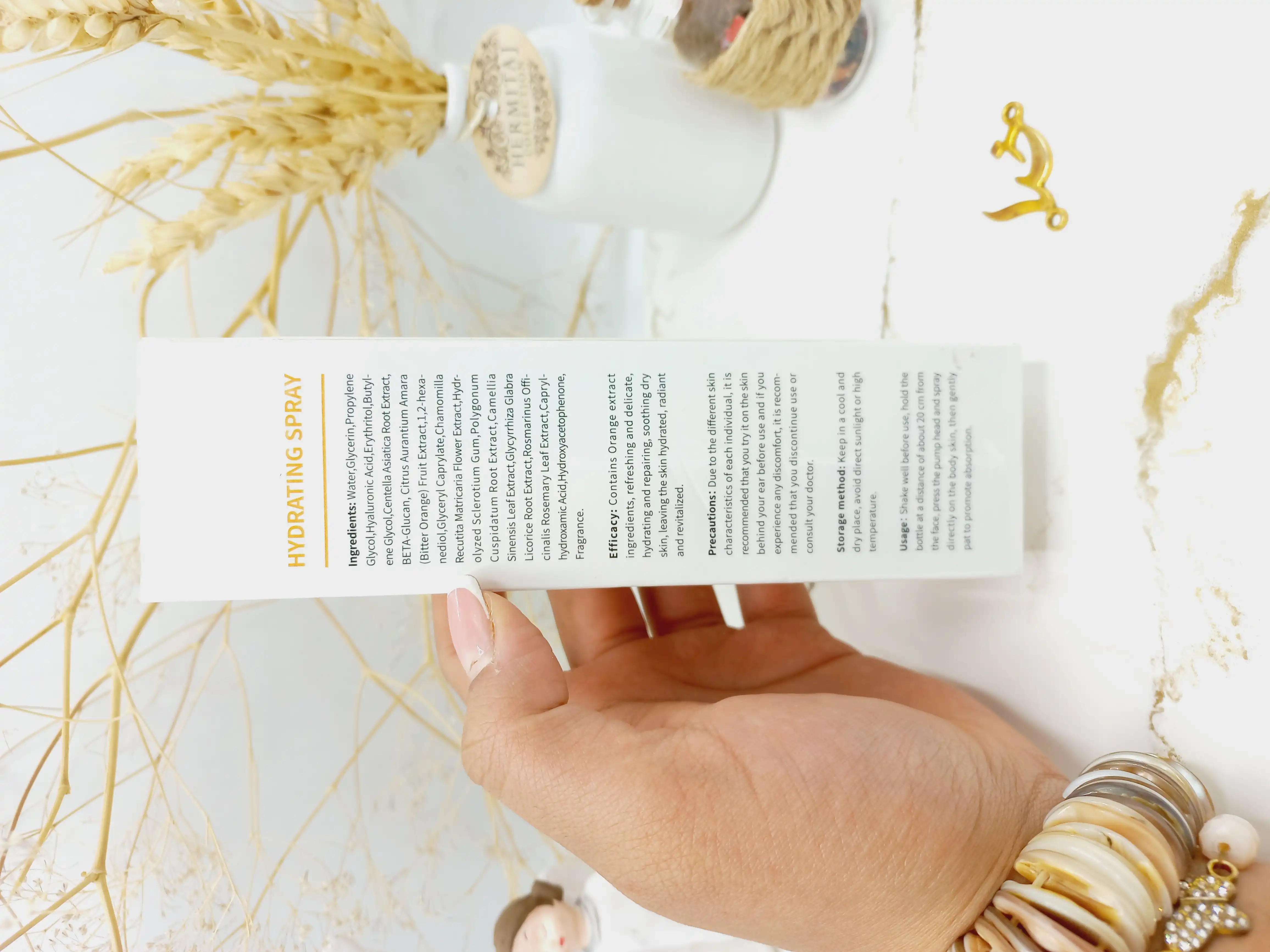 اسپری آبرسان هیدراته و مرطوب کننده ویتامین سی سرسان لاو کد 4238