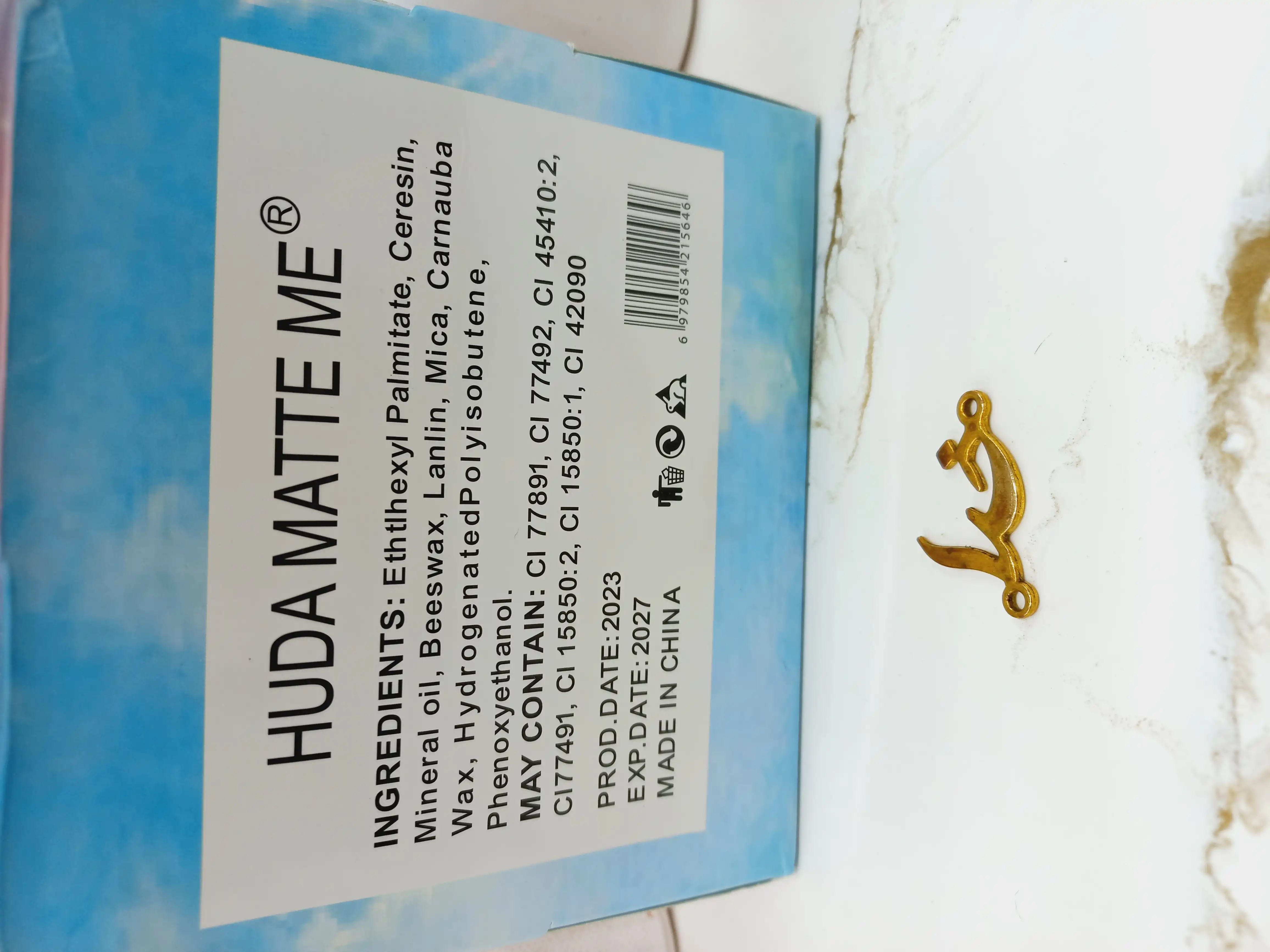 برق لب طرح بچه هدی مات می HUDA Matte Me کد X247